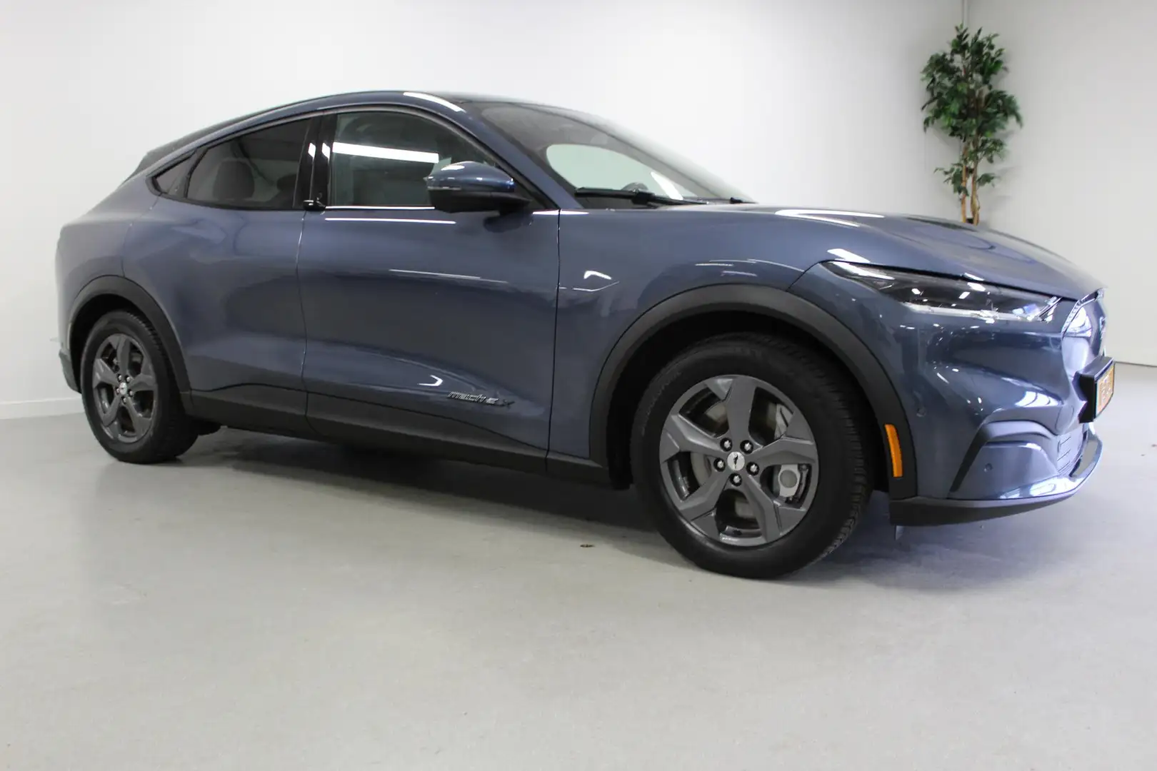 Ford Mustang Mach-E Extended RWD 98 kWh | 596KM! | CARPLAY | STOEL+STU Blauw - 2