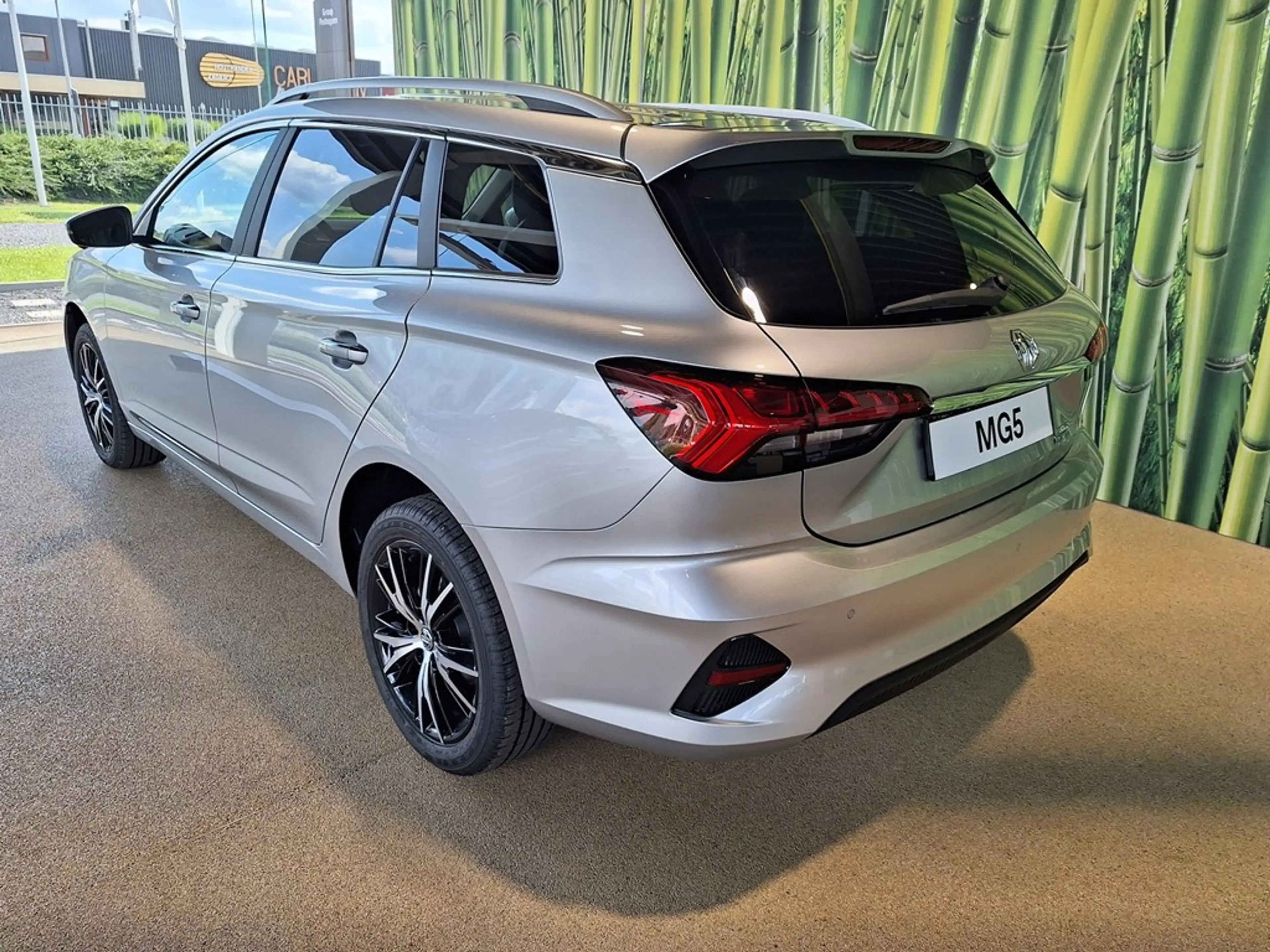 MG MG5 LUXURY 61 KwH FWD — photo 3