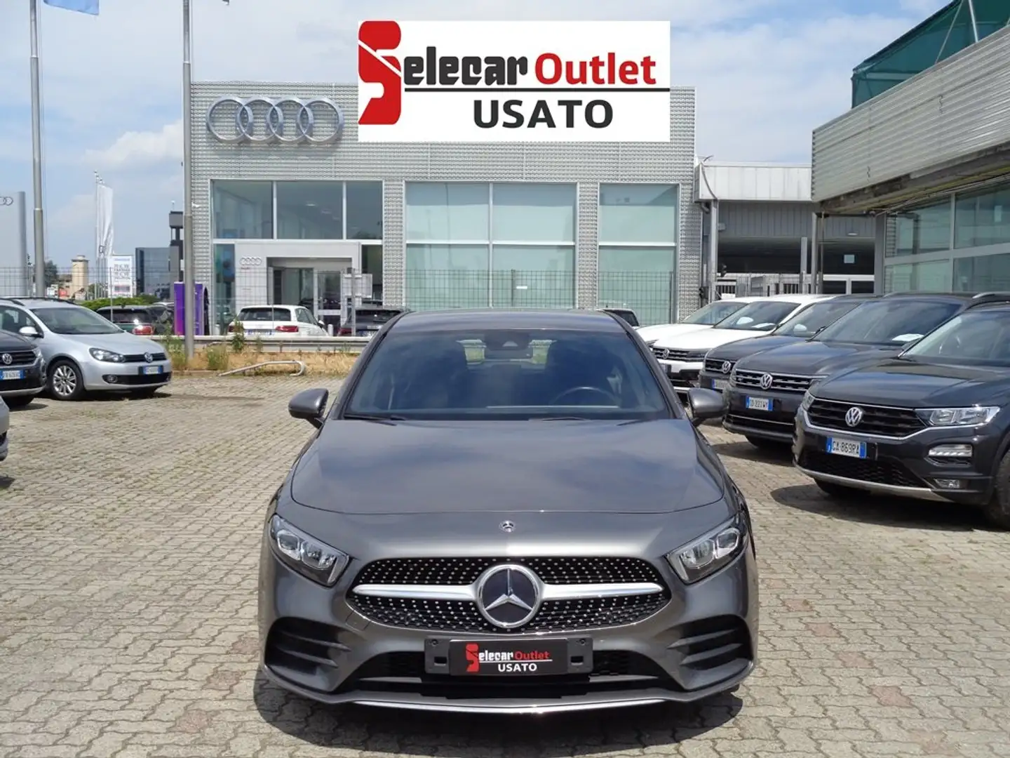 Mercedes-Benz A 200 A 200 d Premium auto Grigio - 2