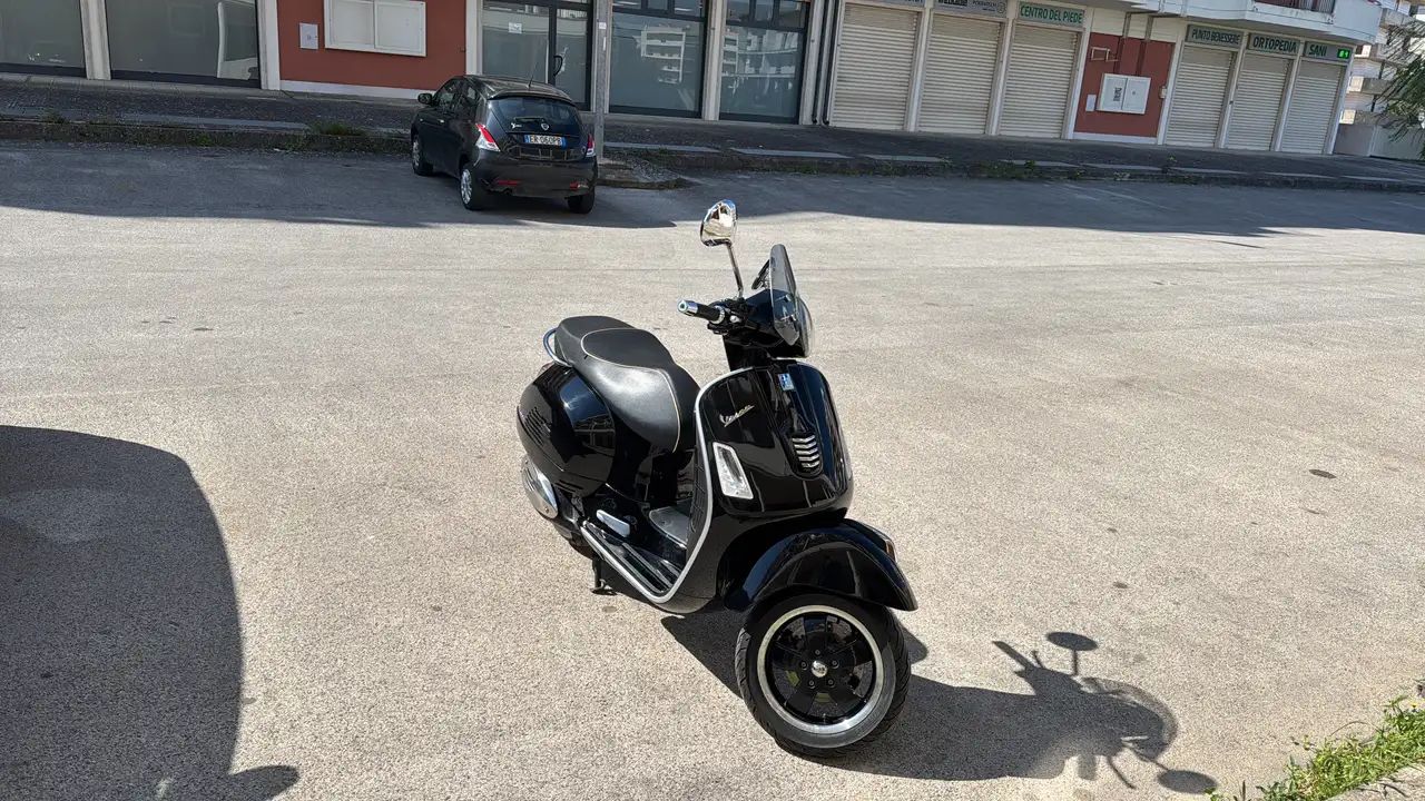 Piaggio GTS 300