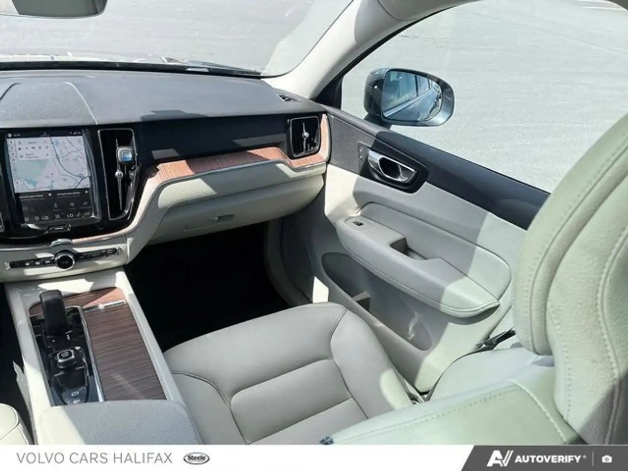 Volvo XC60 снимка Volvo XC60