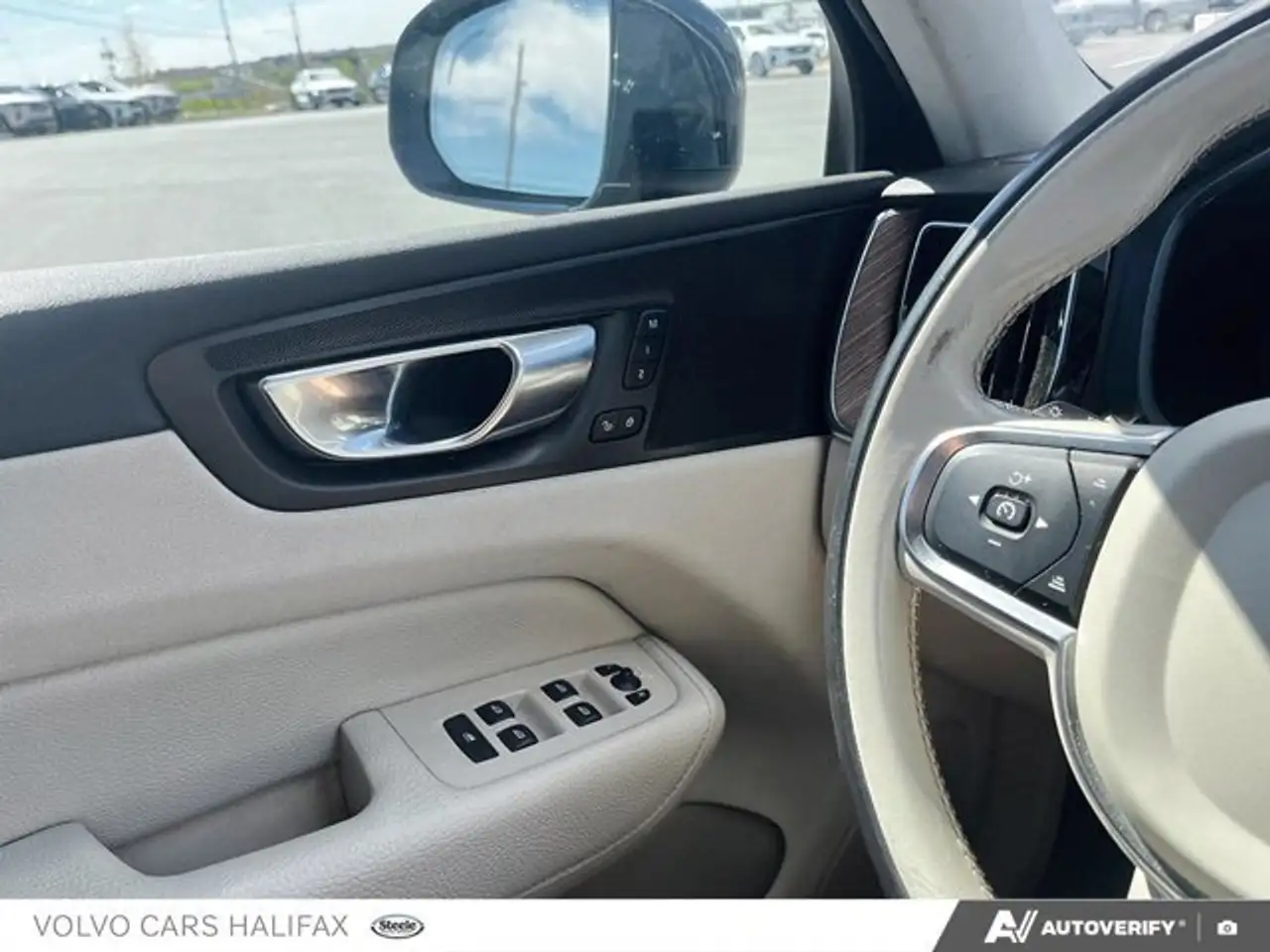 Volvo XC60 снимка Volvo XC60