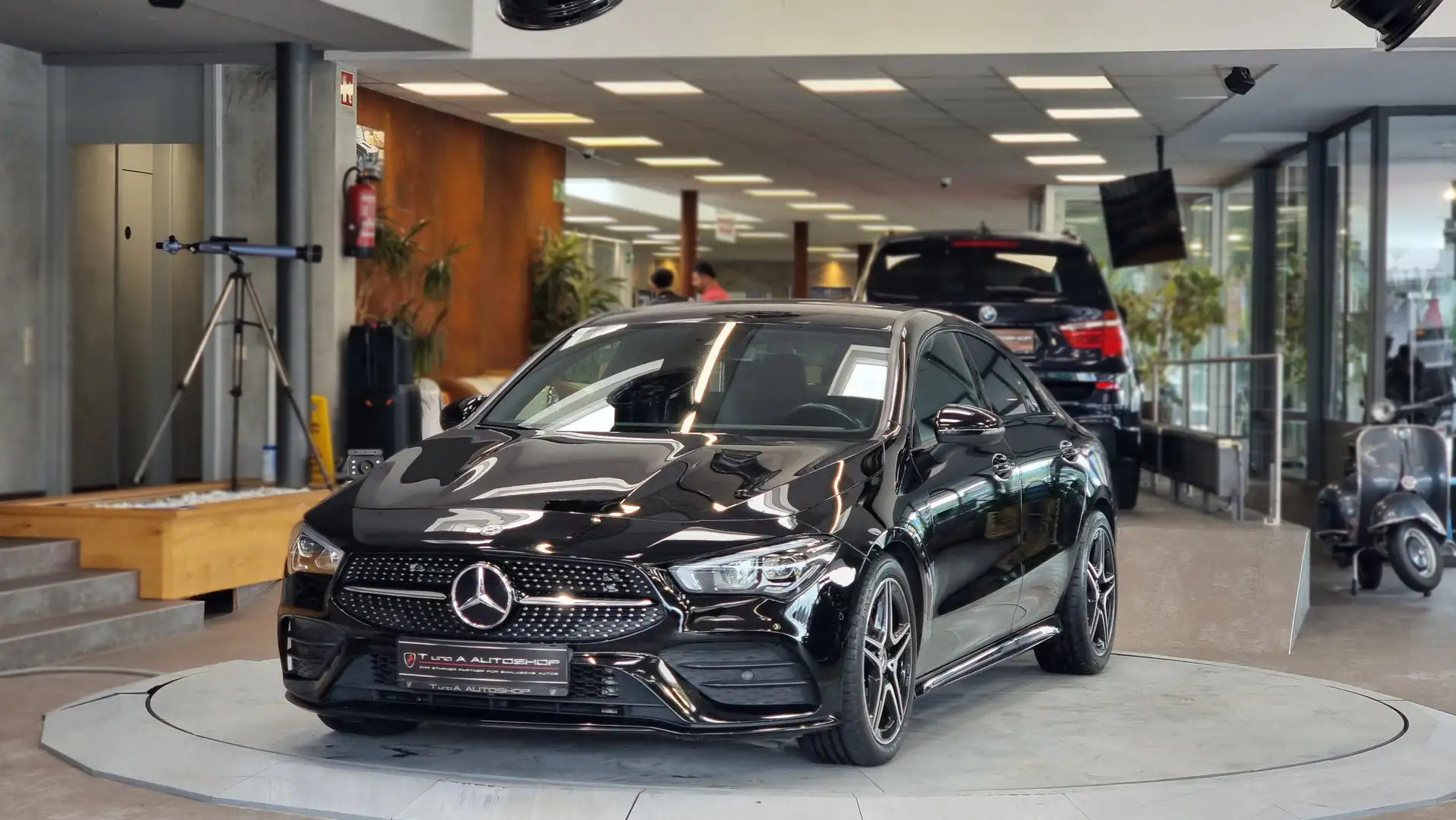 Mercedes-Benz CLA 180 d AMG-Paket Aut. *Navi*Kamera*18Zoll*LED* Schwarz - 2
