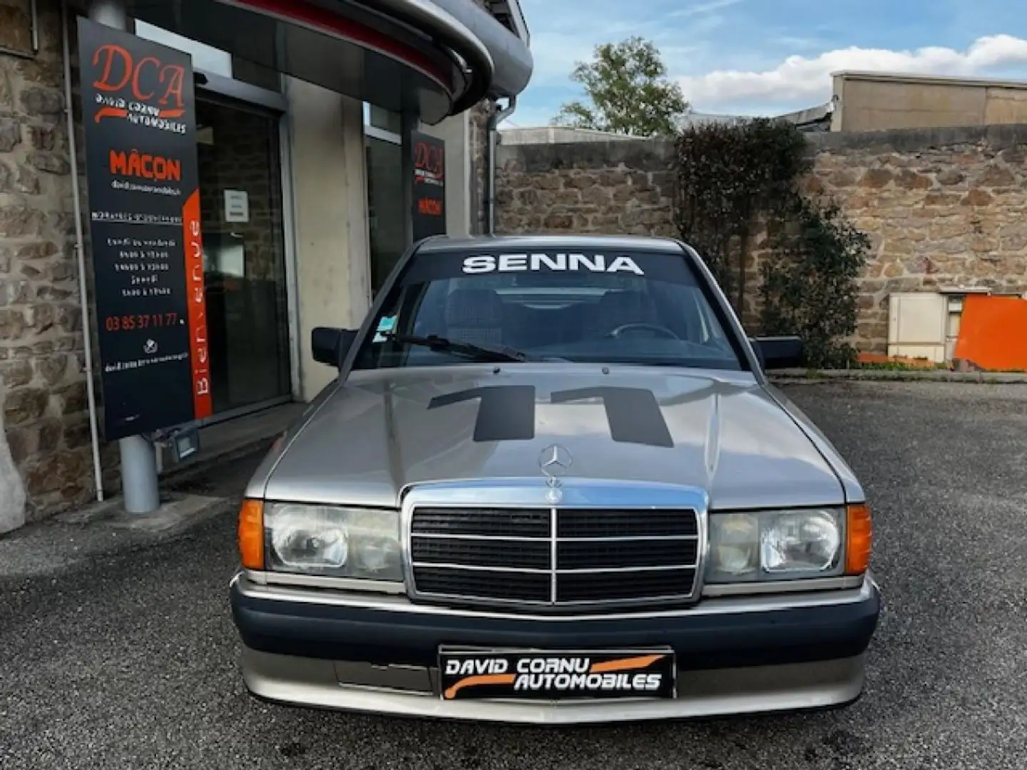 Mercedes-Benz 190 E 2.3 - W 201 BERLINE . Grau - 2