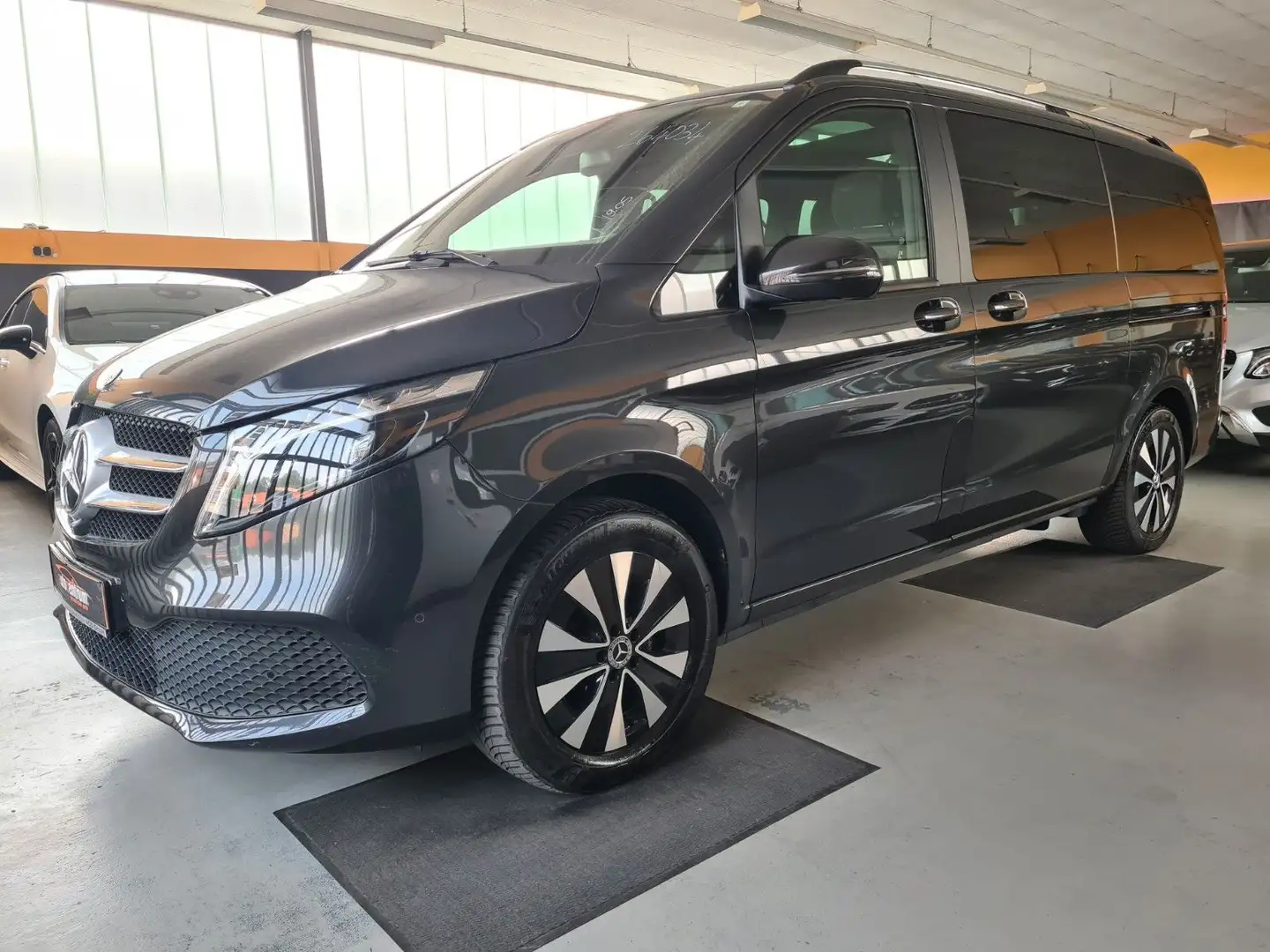 Mercedes-Benz V 300 d L 4M Sportpaket*Leder*Pano*ACC*AHK*360° Grau - 1