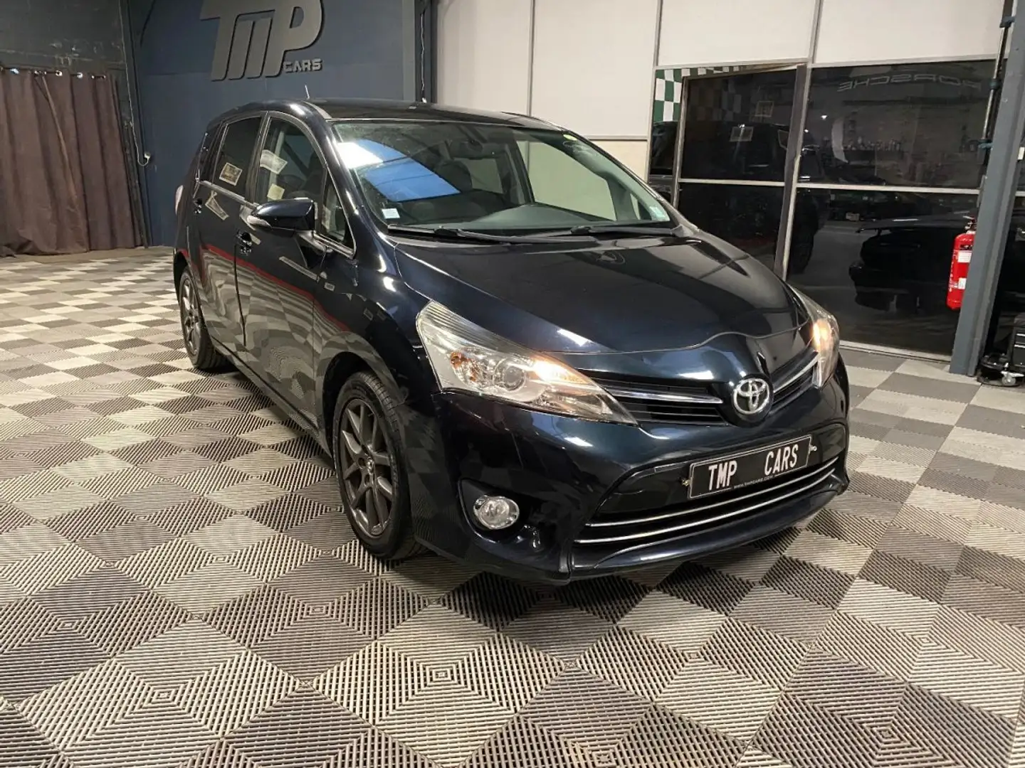 Toyota Verso 112 D-4D FAP Skyblue 5 places Bleu - 1