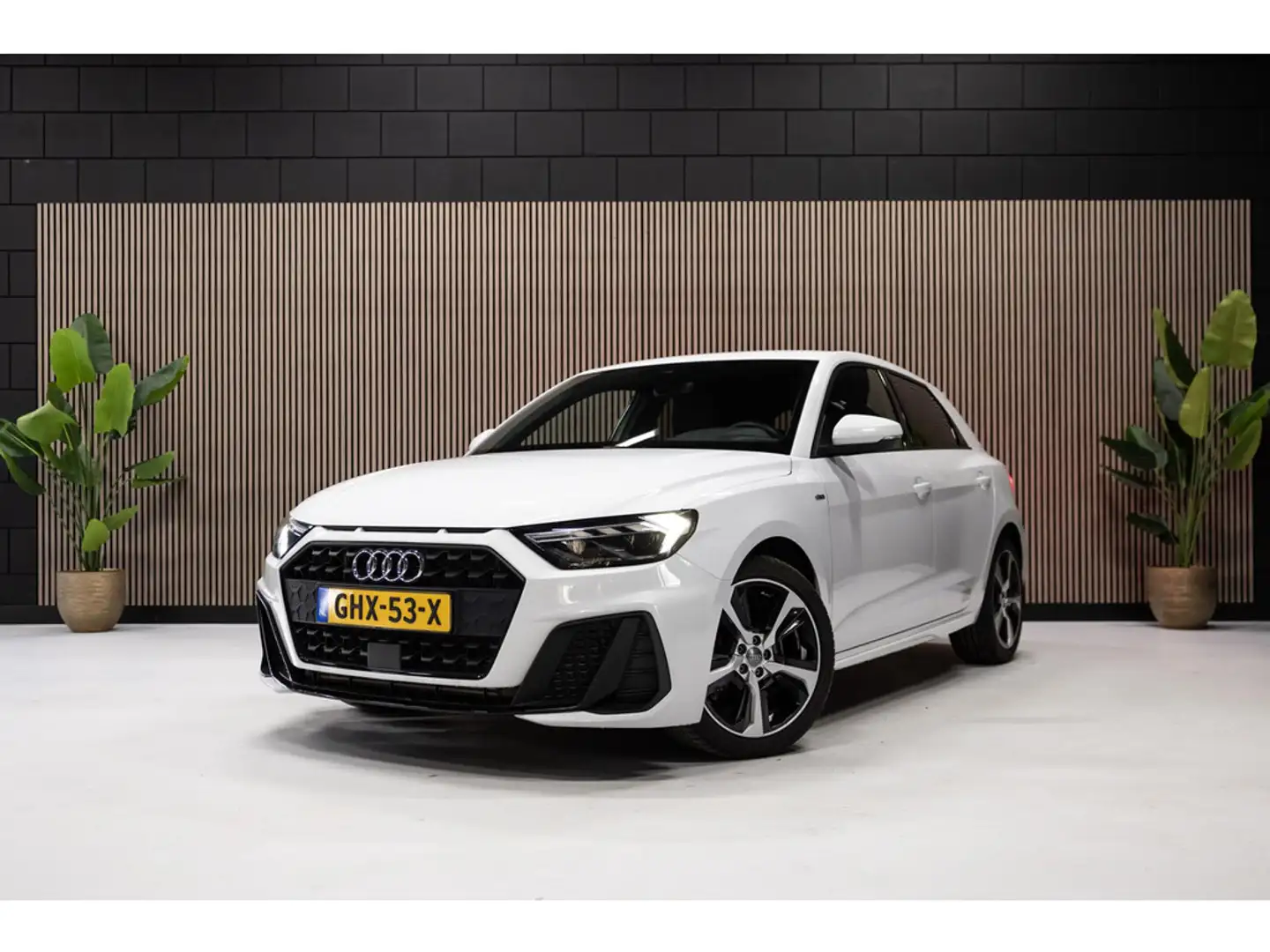 Audi A1 40 TFSI 200pk S tronic S Line | LEER | CARPLAY | C Wit - 1