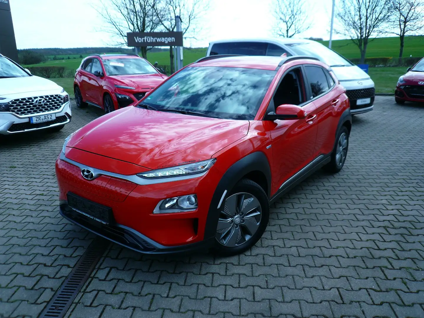 Hyundai KONA EV Advantage Navigationssystem / Sitzheizung Pomarańczowy - 1
