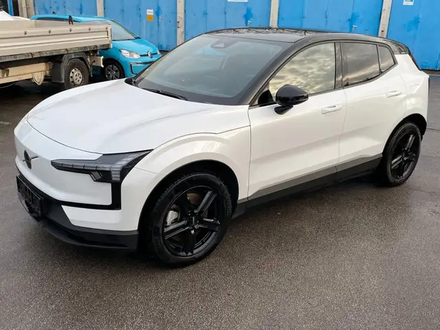 Volvo EX30 Plus AWD Performance Pure Electric Wärmepum