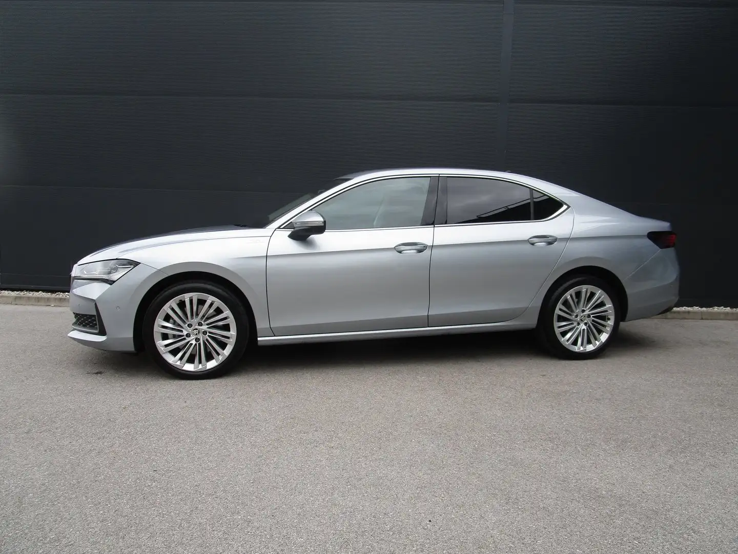 Skoda Superb 4x4 L&K TDI DSG Silber - 2