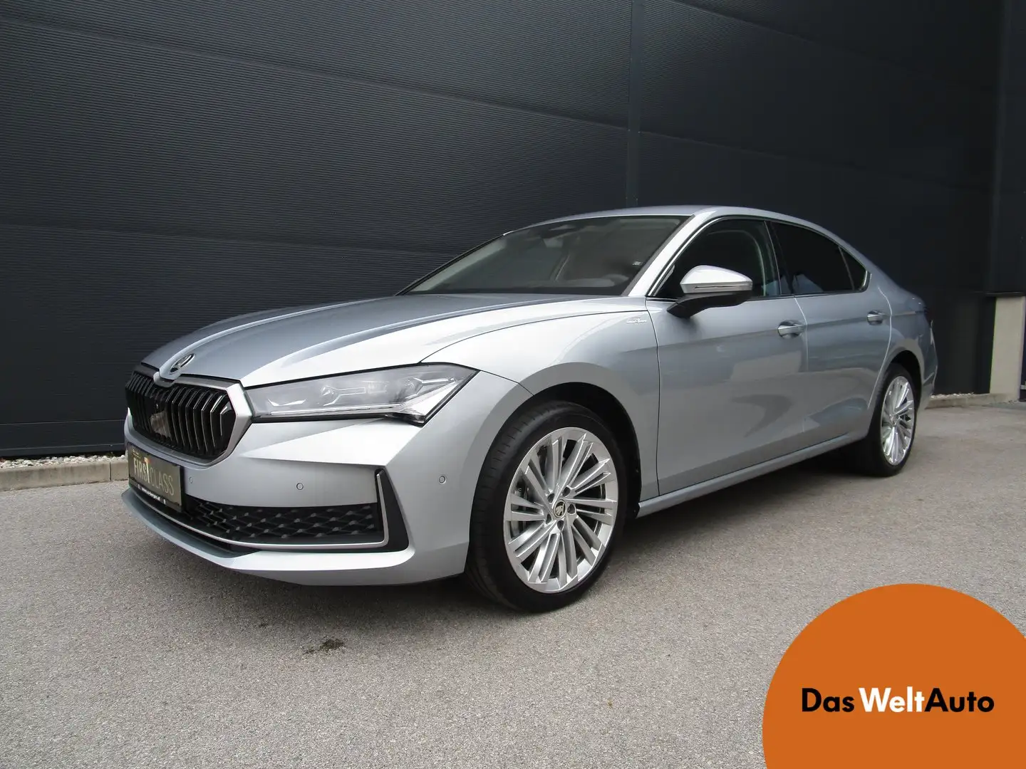 Skoda Superb 4x4 L&K TDI DSG Silber - 1