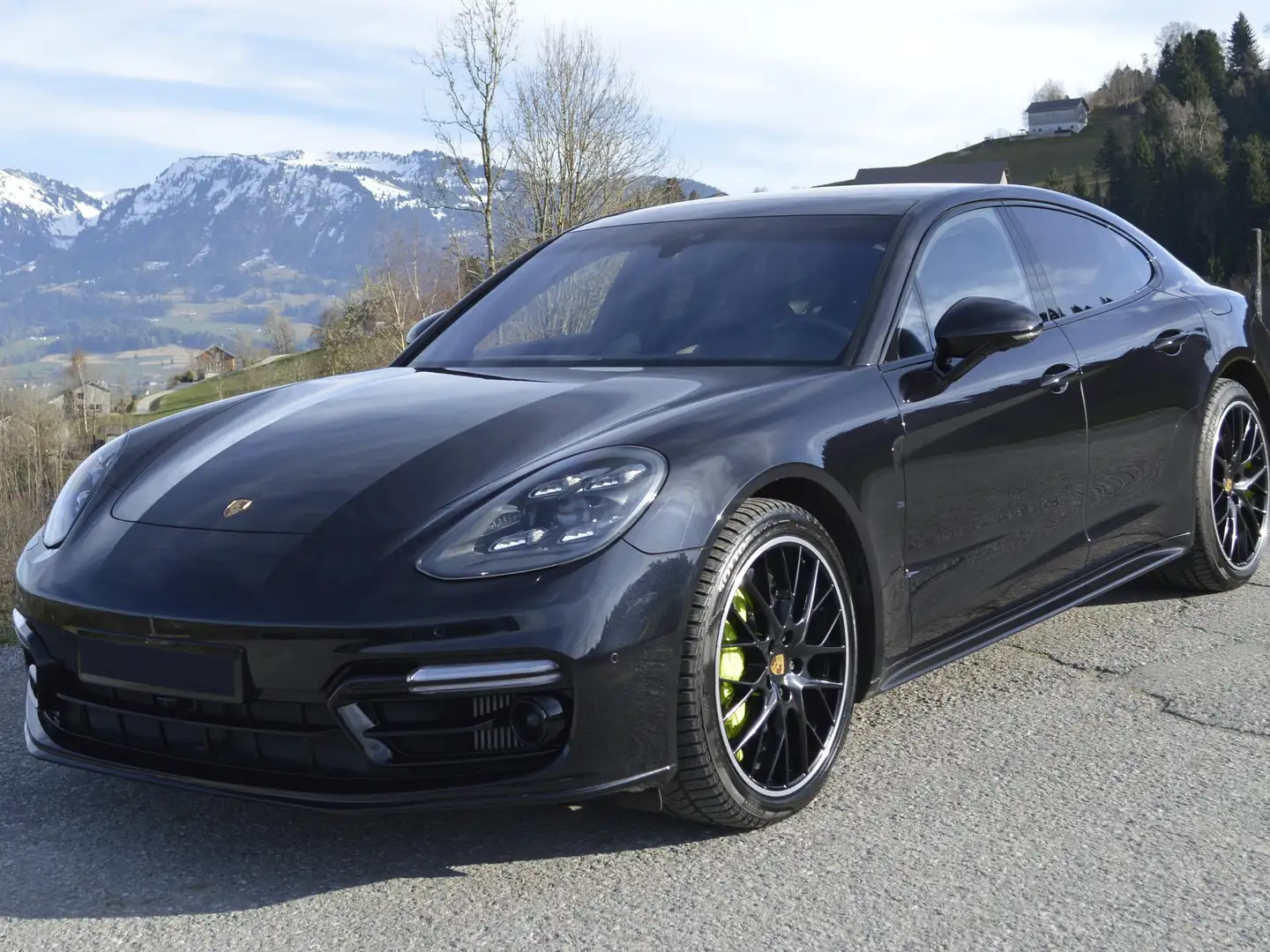 Porsche Panamera Turbo S E-Hybrid Schwarz - 1