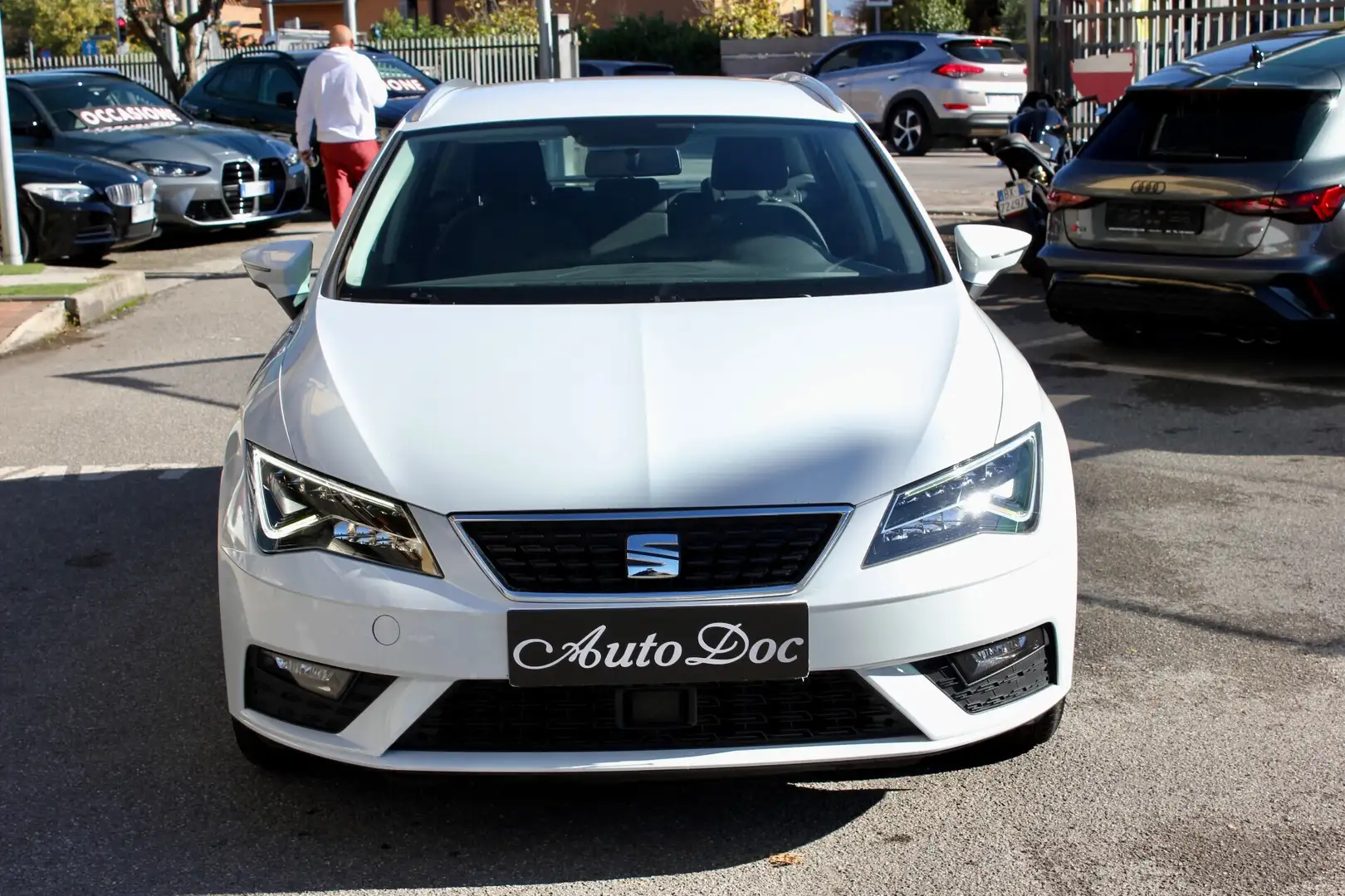 SEAT Leon 1.6 TDI 115 CV DSG ST Business Weiß - 2