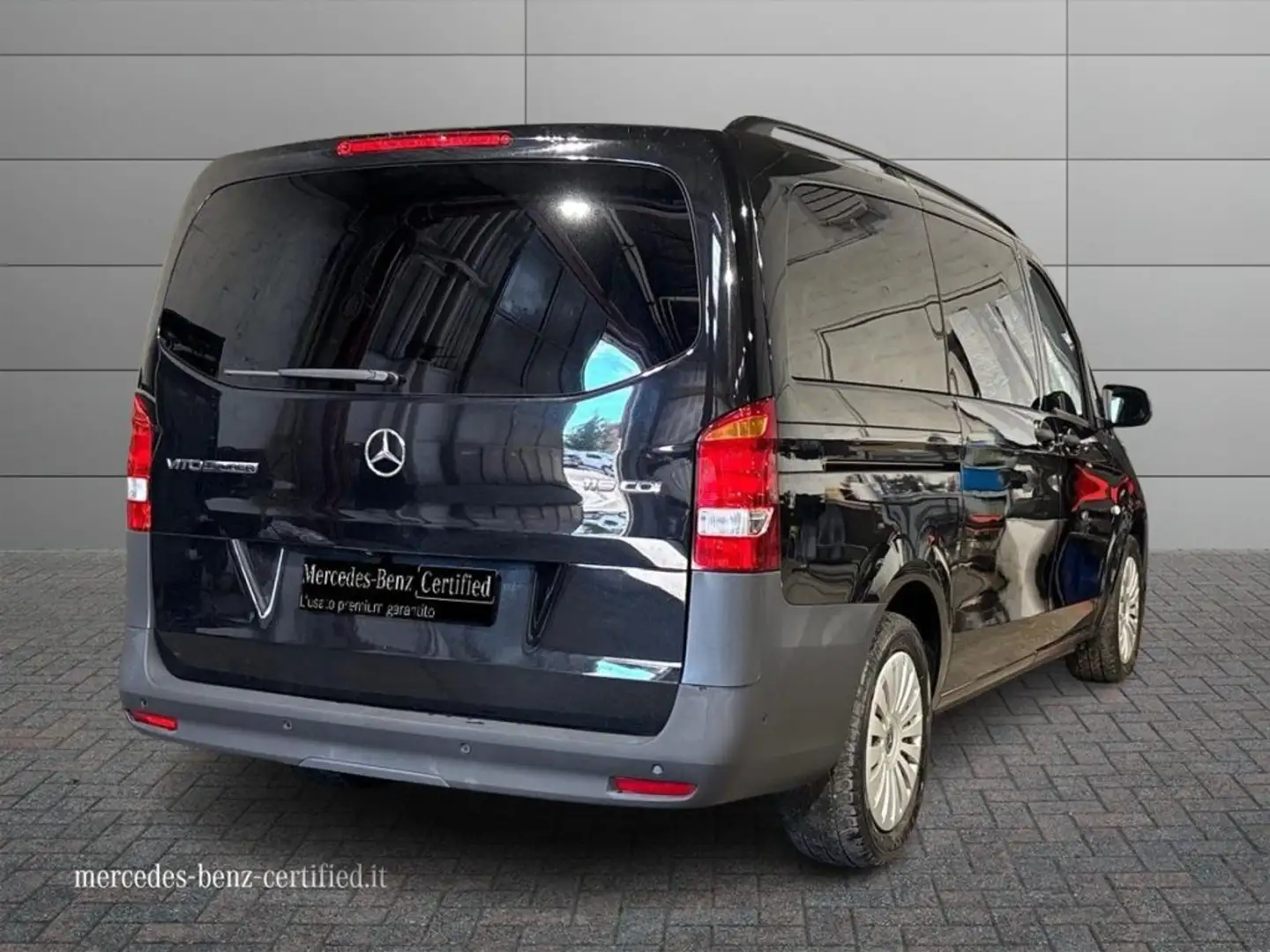Mercedes-Benz Vito 2.0 116 CDI Tourer Long Schwarz - 2