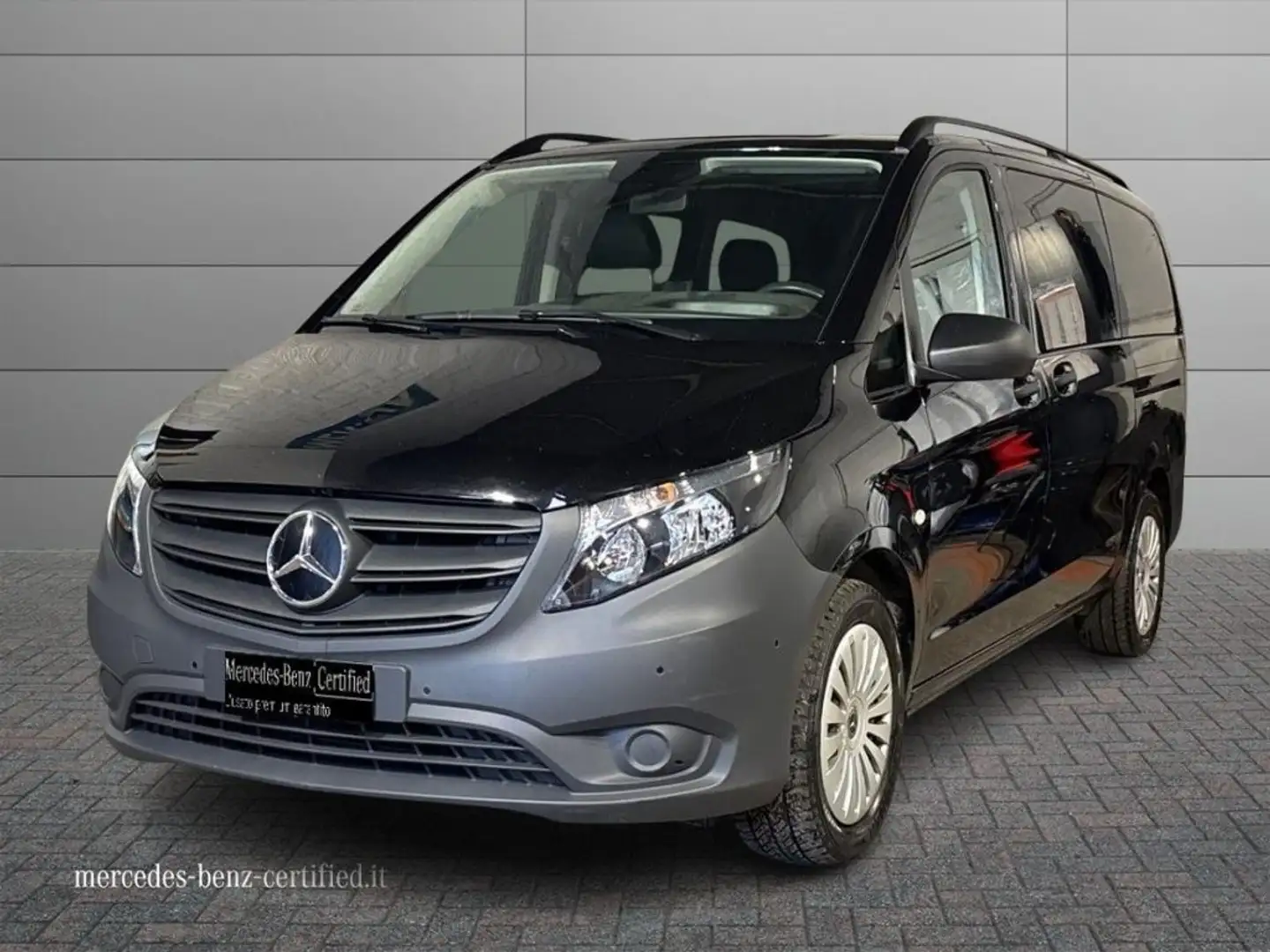 Mercedes-Benz Vito 2.0 116 CDI Tourer Long Schwarz - 1
