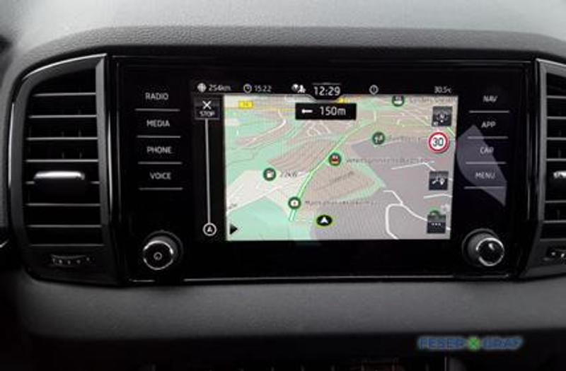 Skoda Karoq Sportline 1.5 TSI DSG Navi AHK Kamra LED — photo 8