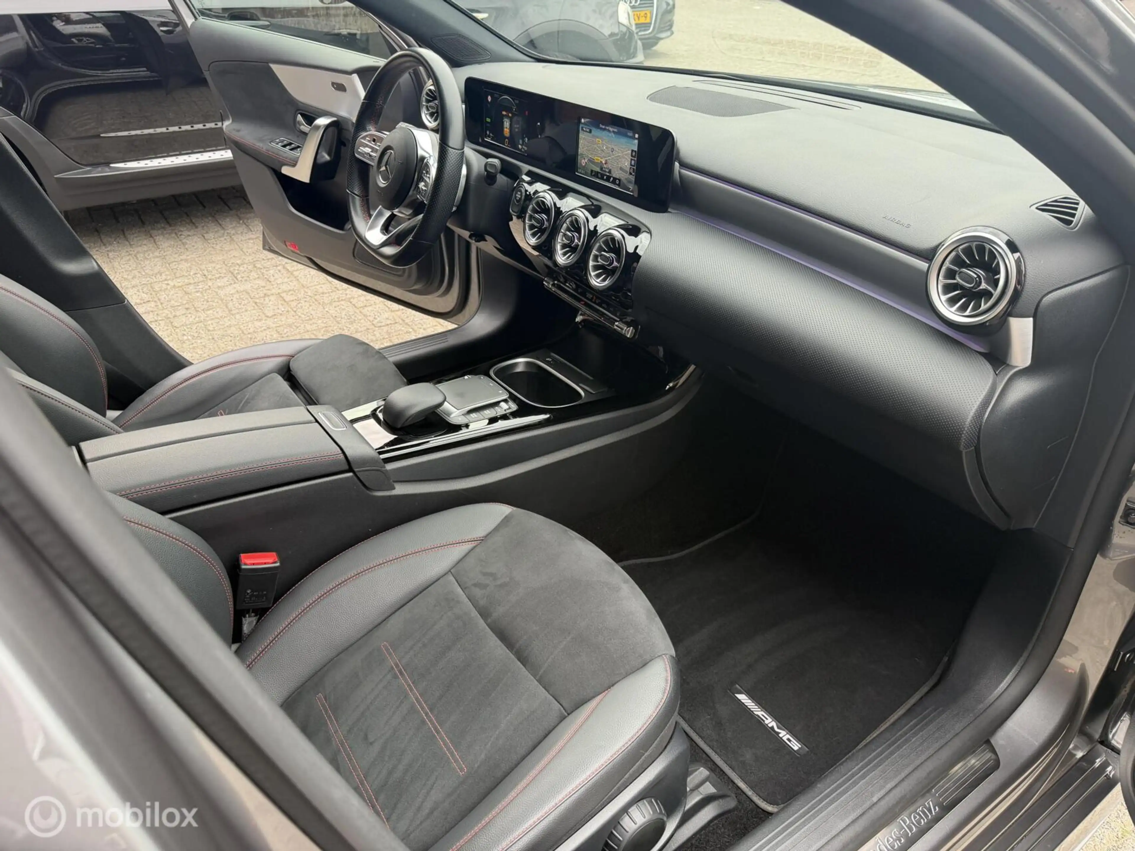 Mercedes-Benz A 250 e AMG PANO-DAK*SFEER*CAMERA*CRUISE*PDC* — photo 11