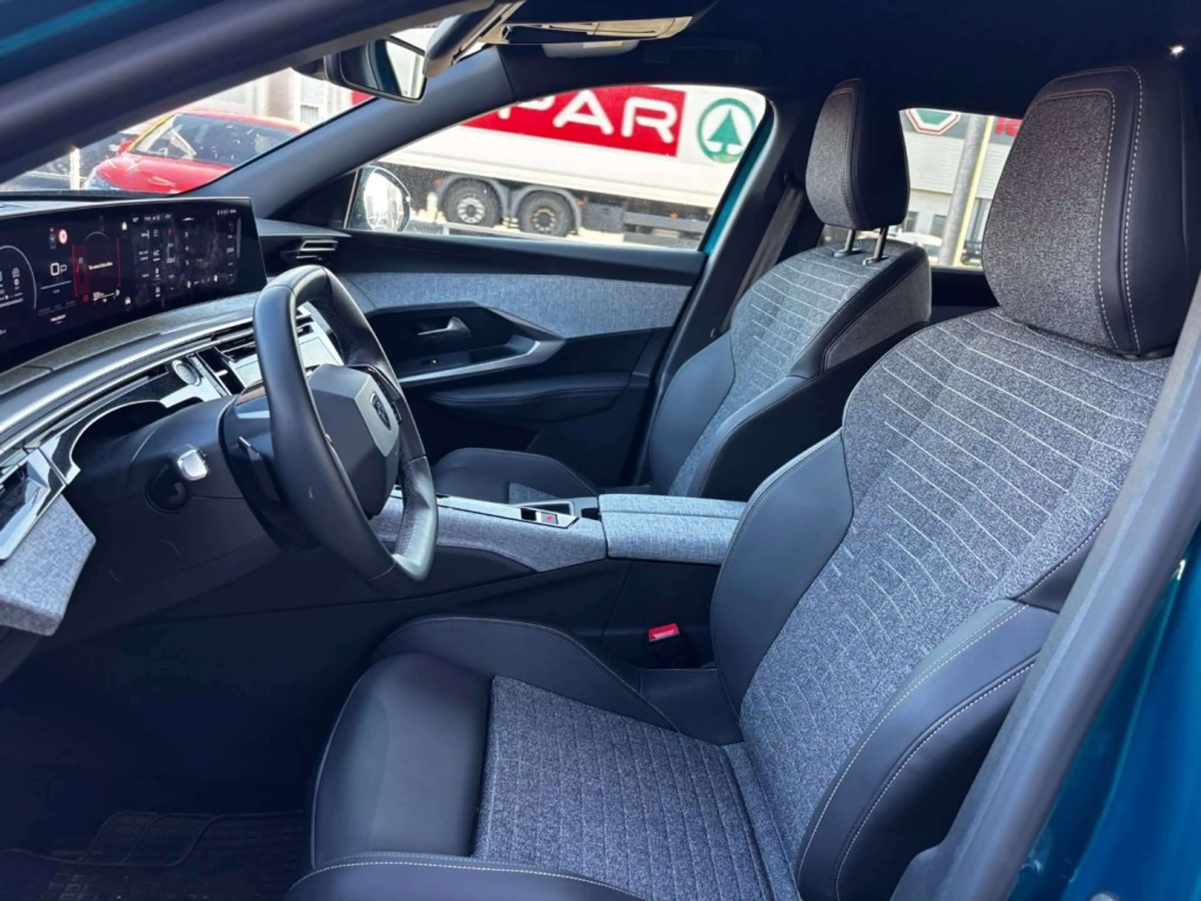 Peugeot 5008 ALLURE Hybrid 145 e-DCS6 (1PPFSZRJH7C0A0C4) — photo 9