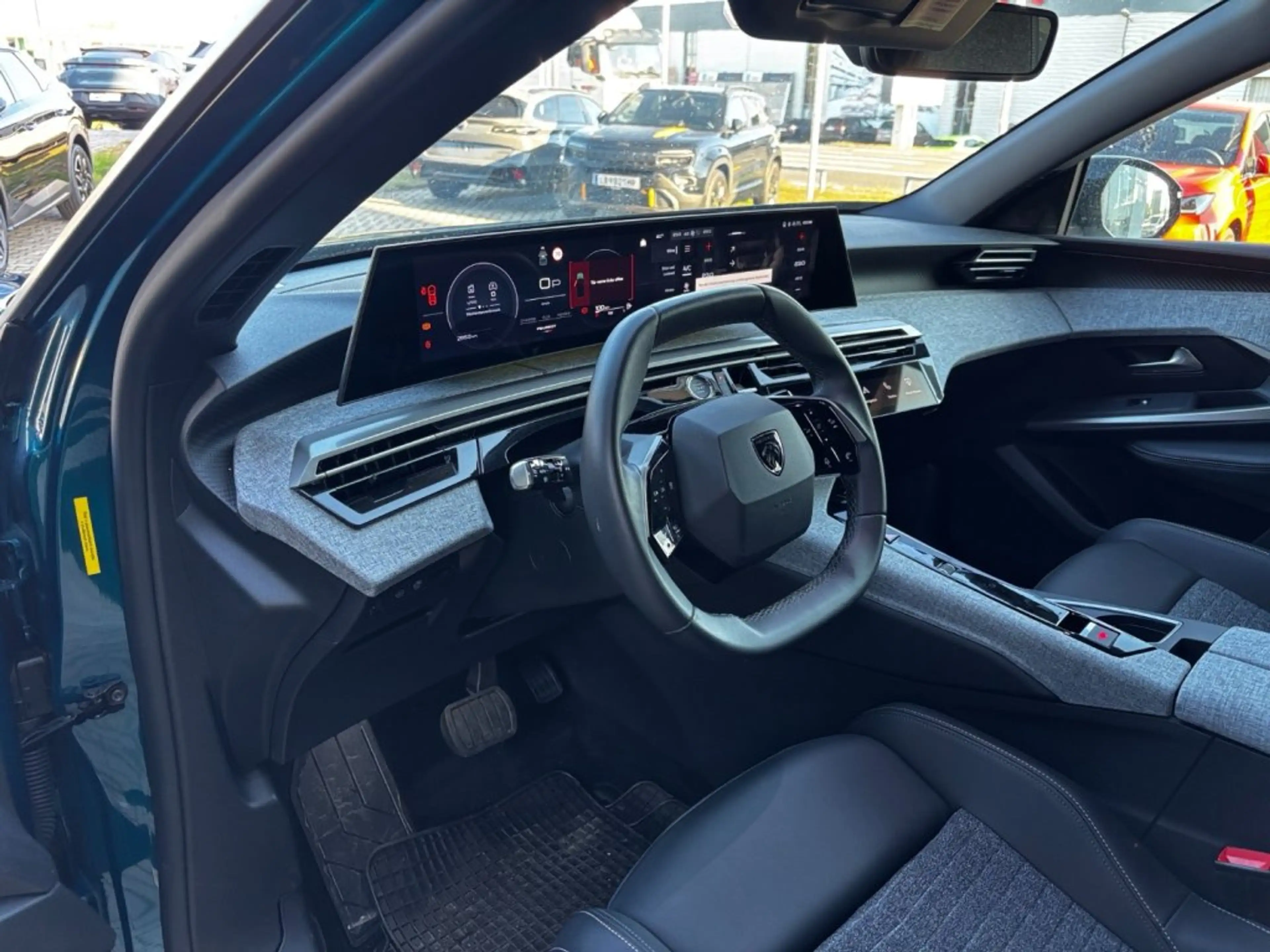 Peugeot 5008 ALLURE Hybrid 145 e-DCS6 (1PPFSZRJH7C0A0C4) — photo 8