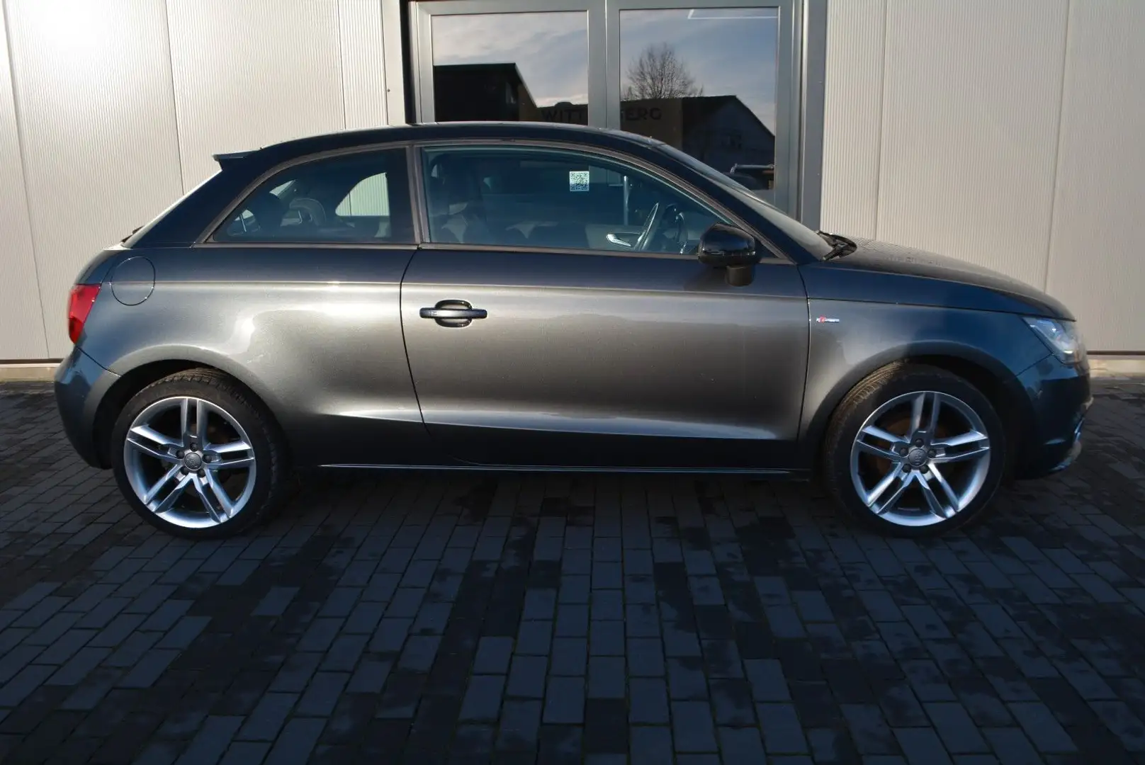 Audi A1 S line Sportpaket-Garantie incl. Grau - 1