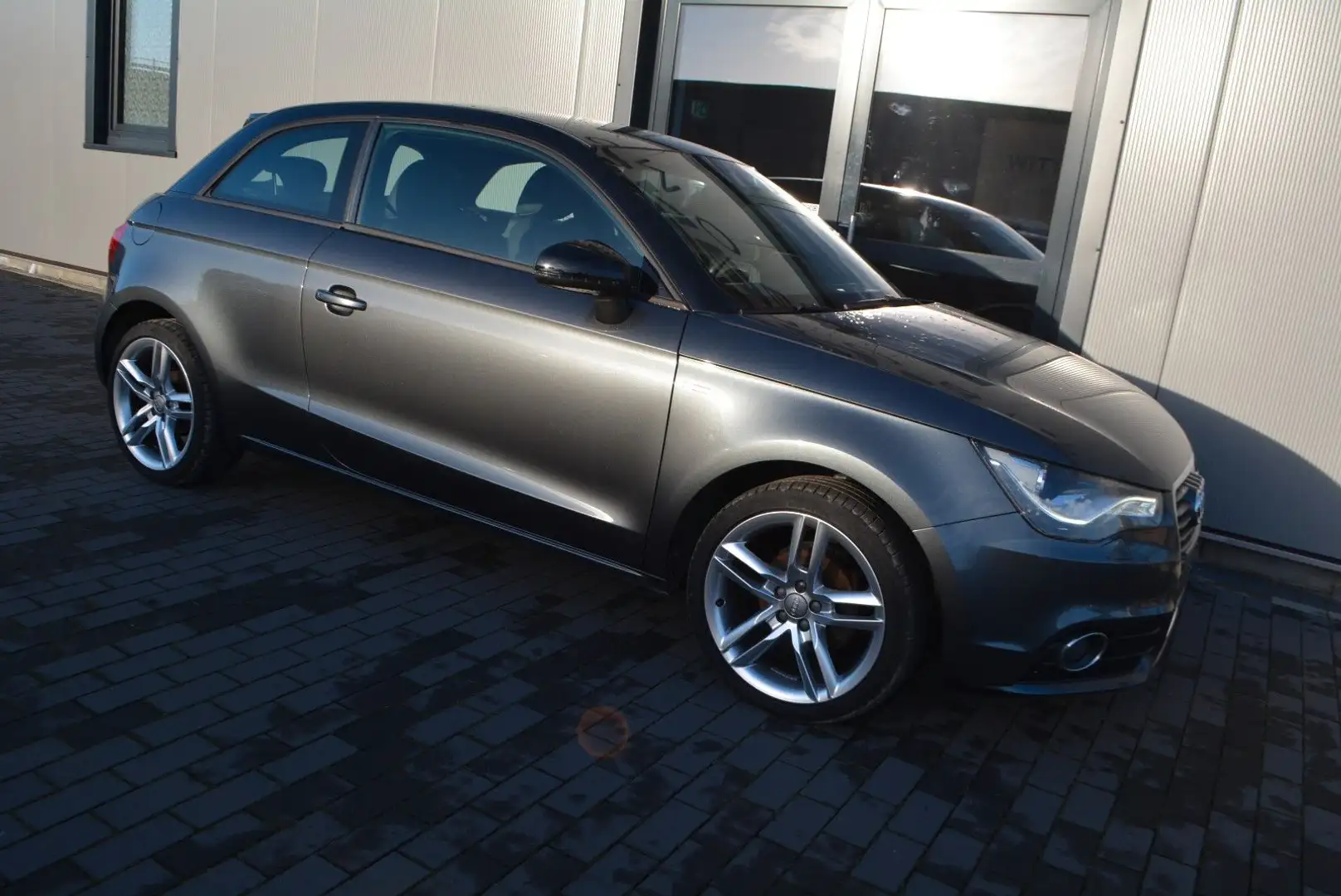 Audi A1 S line Sportpaket-Garantie incl. Grau - 2