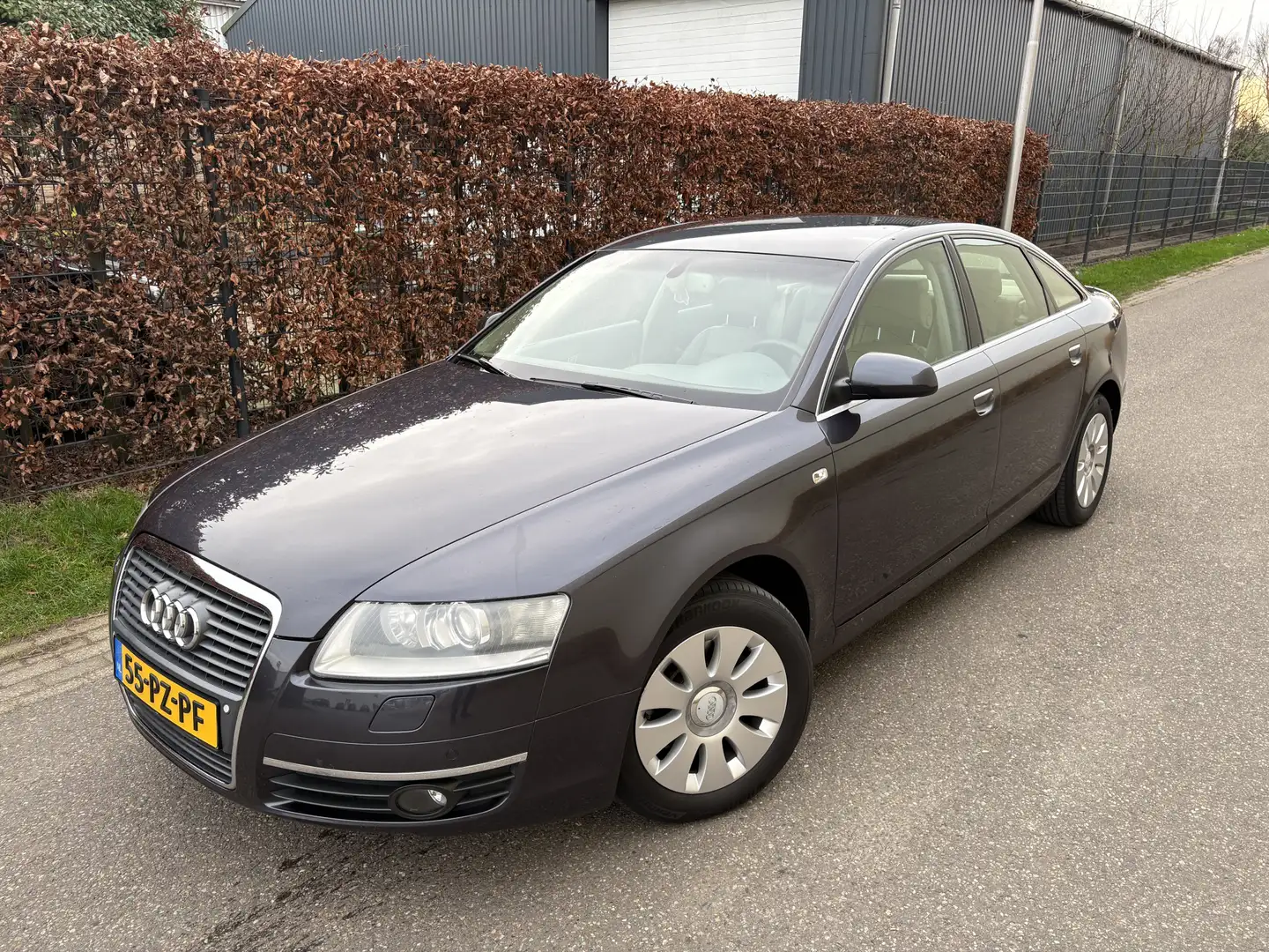 Audi A6 Limousine 2.4 Pro Line / AUTOMAAT / LEER / NAVI Grau - 2