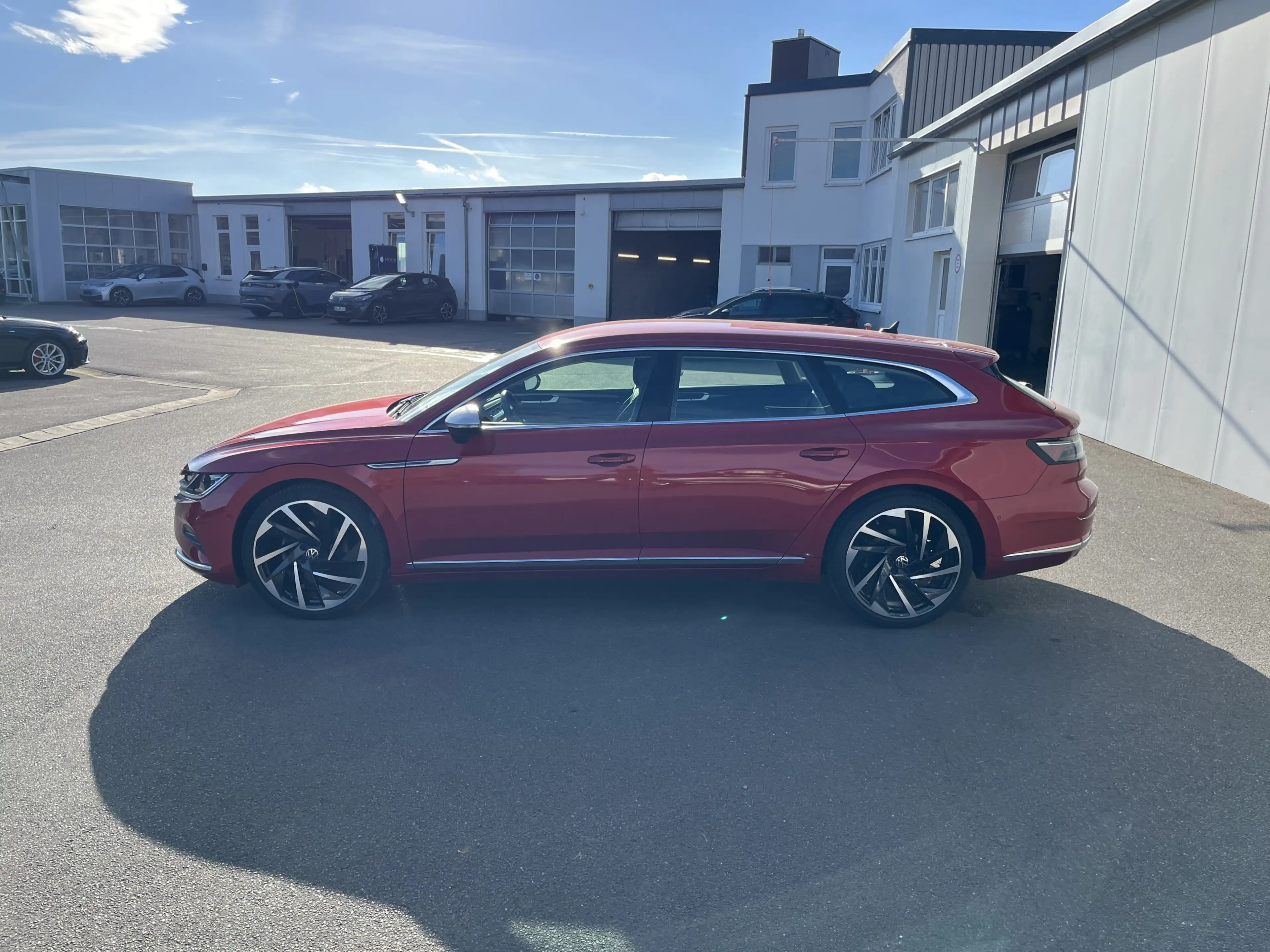 Volkswagen Arteon 2.0 TSI DSG Shooting Brake Elegance 150€ m.20% A — photo 3