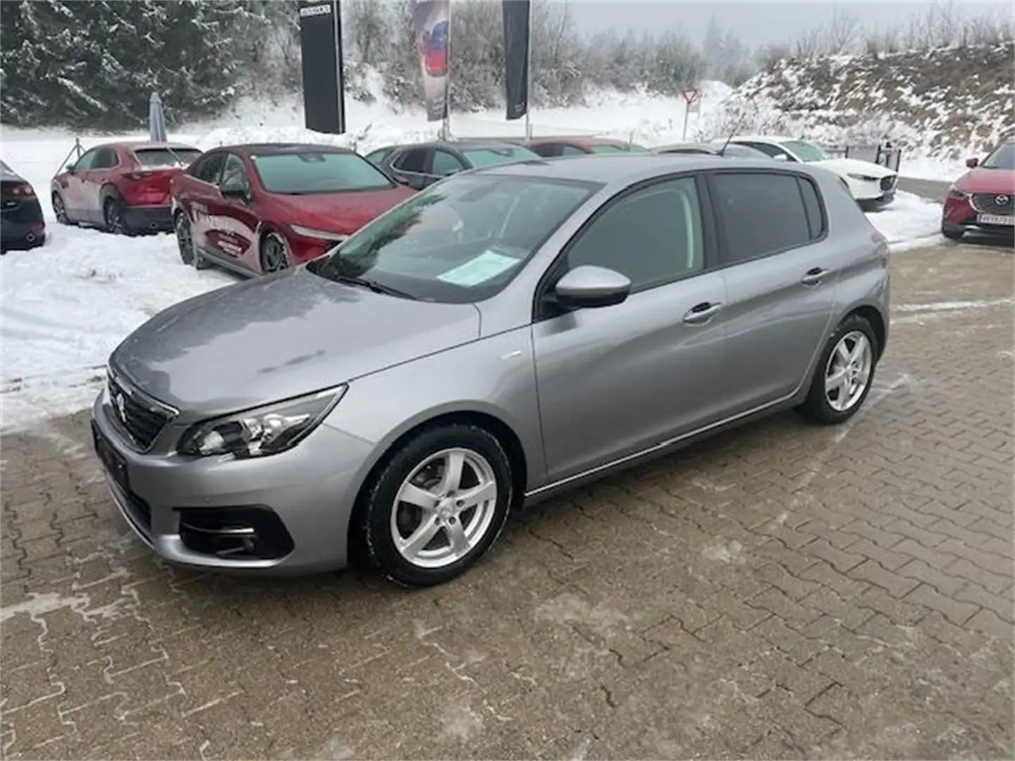 Peugeot 308 1,2 PureTech 110 Style S&S Grau - 1