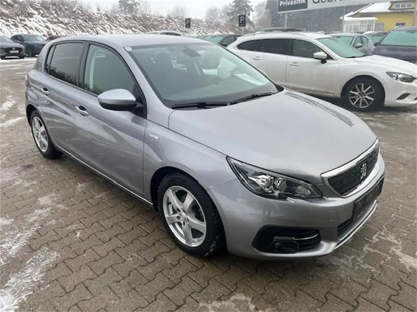 Peugeot 308 1,2 PureTech 110 Style S&S Grau - 2