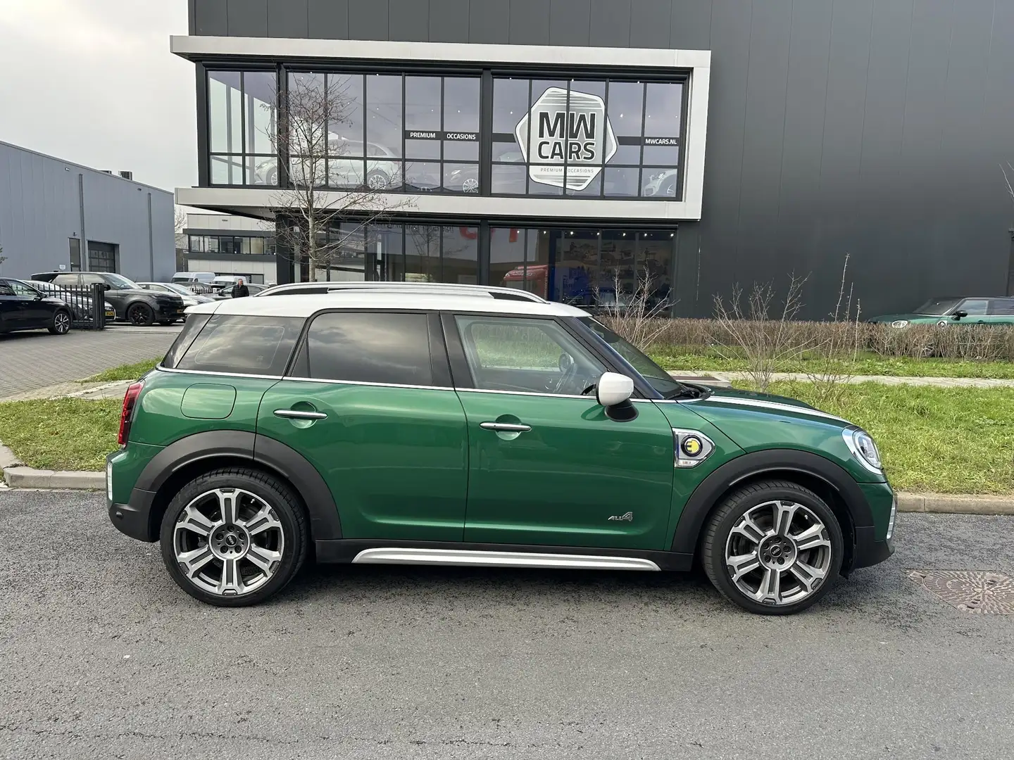 MINI Cooper S Countryman Mini 2.0 E ALL4 Chili Keyless, Carplay, 19", Zelená - 2
