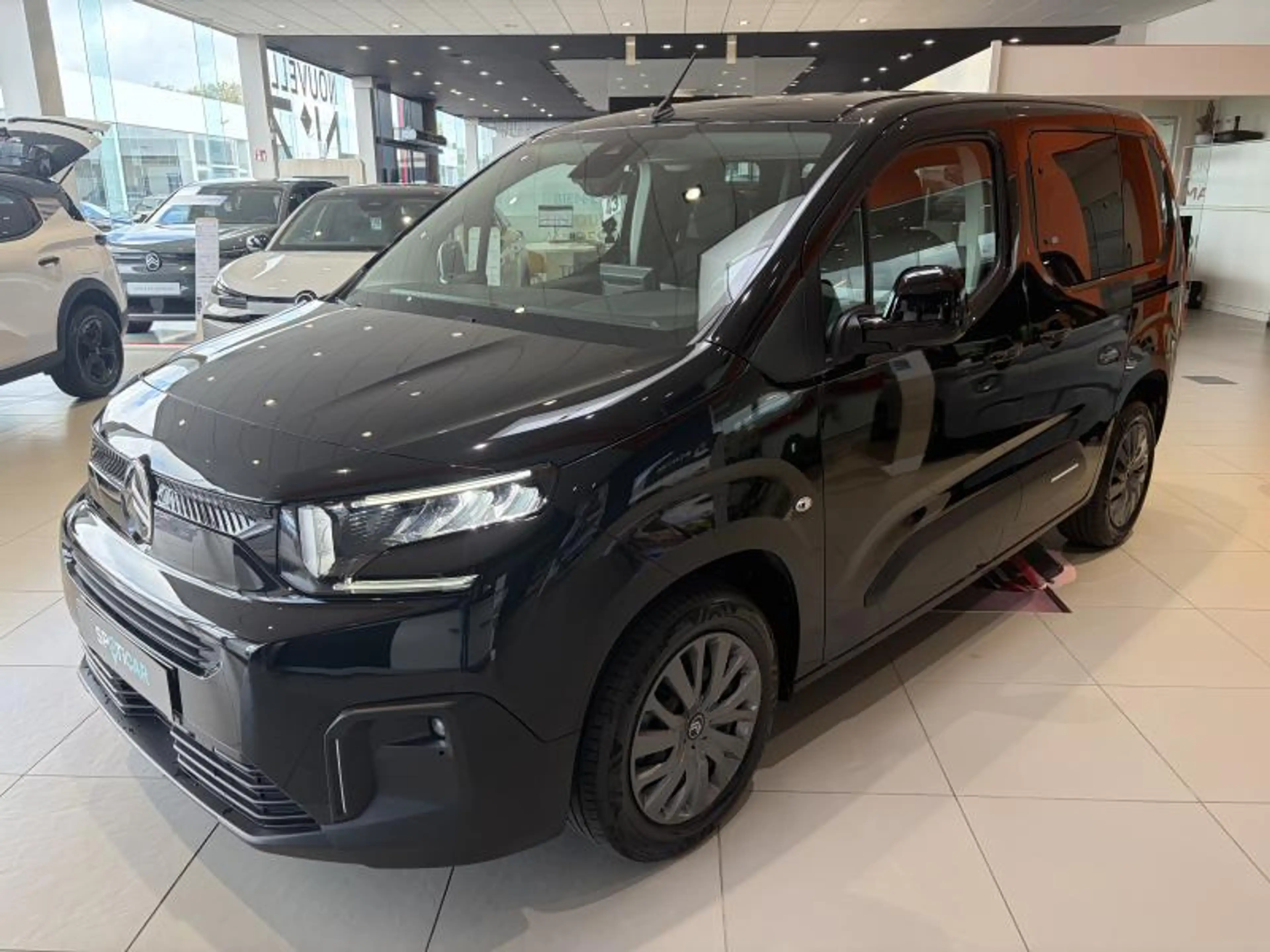 Citroen Berlingo Plus — photo 3