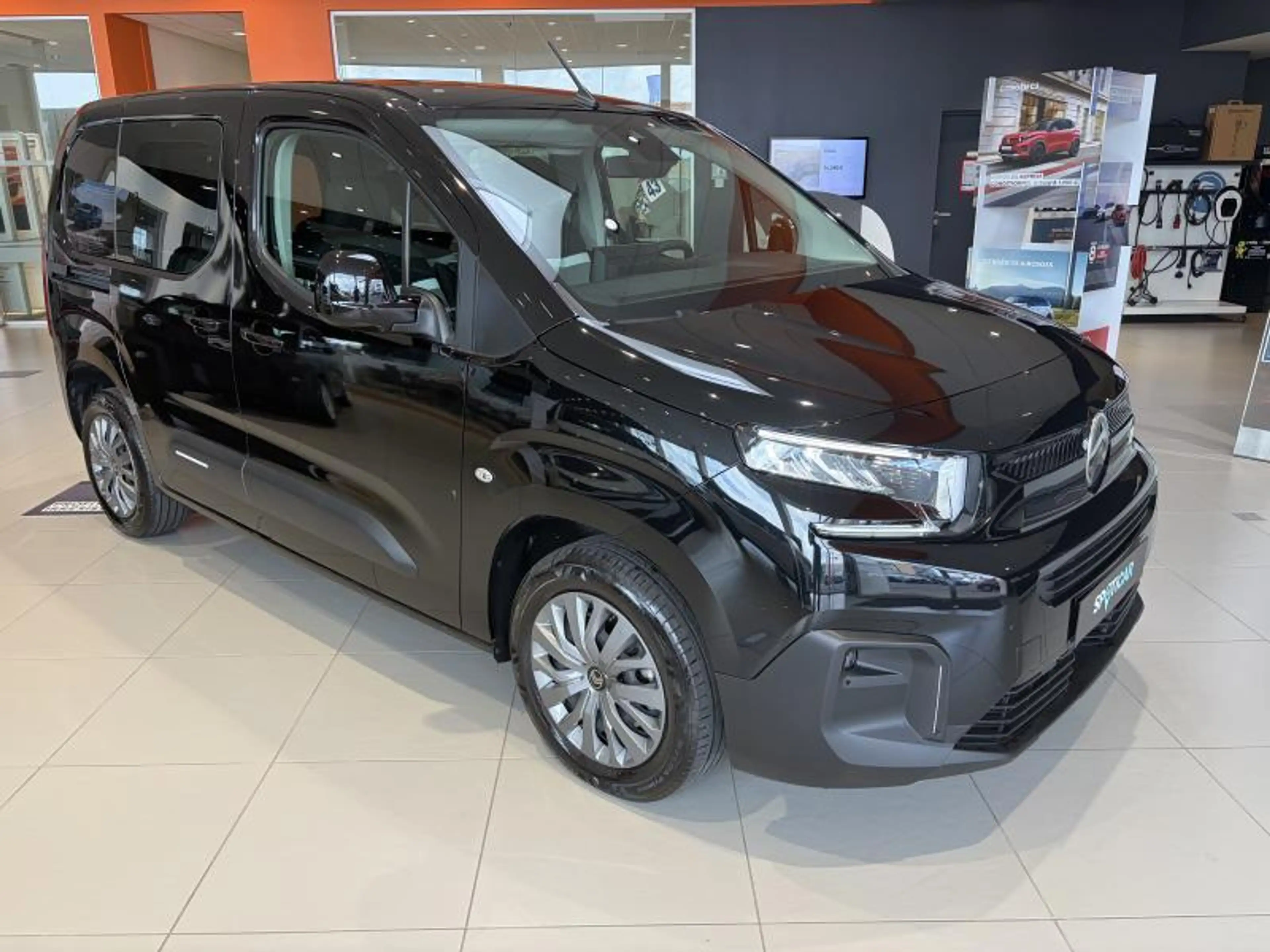 Citroen Berlingo Plus — photo 2