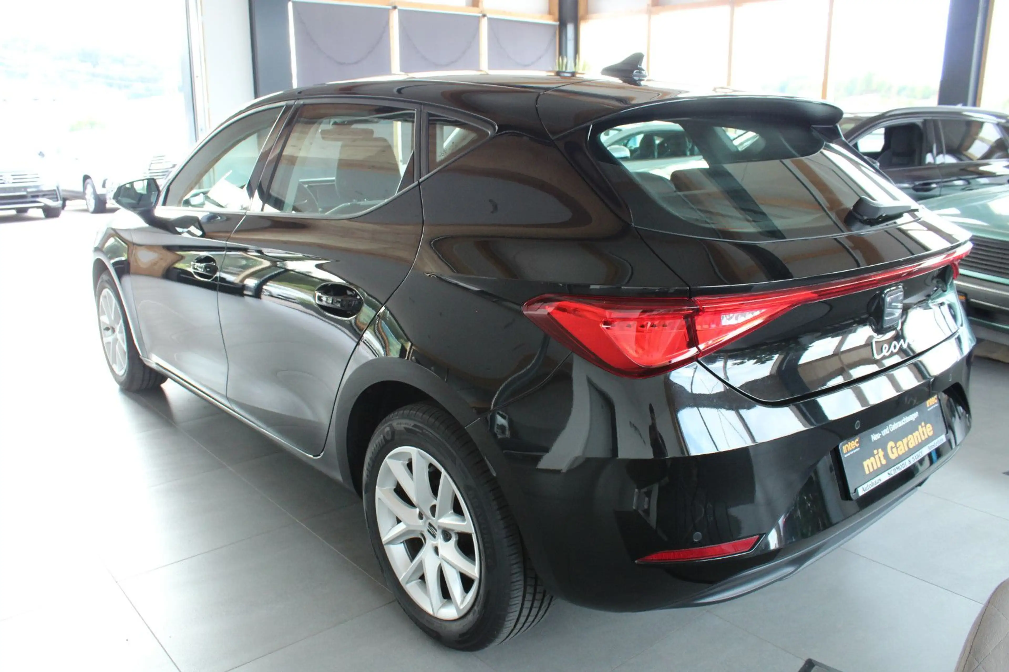 SEAT Leon 1.5 TSI DSG Style*NAVI*LED*1.HAND* — photo 6