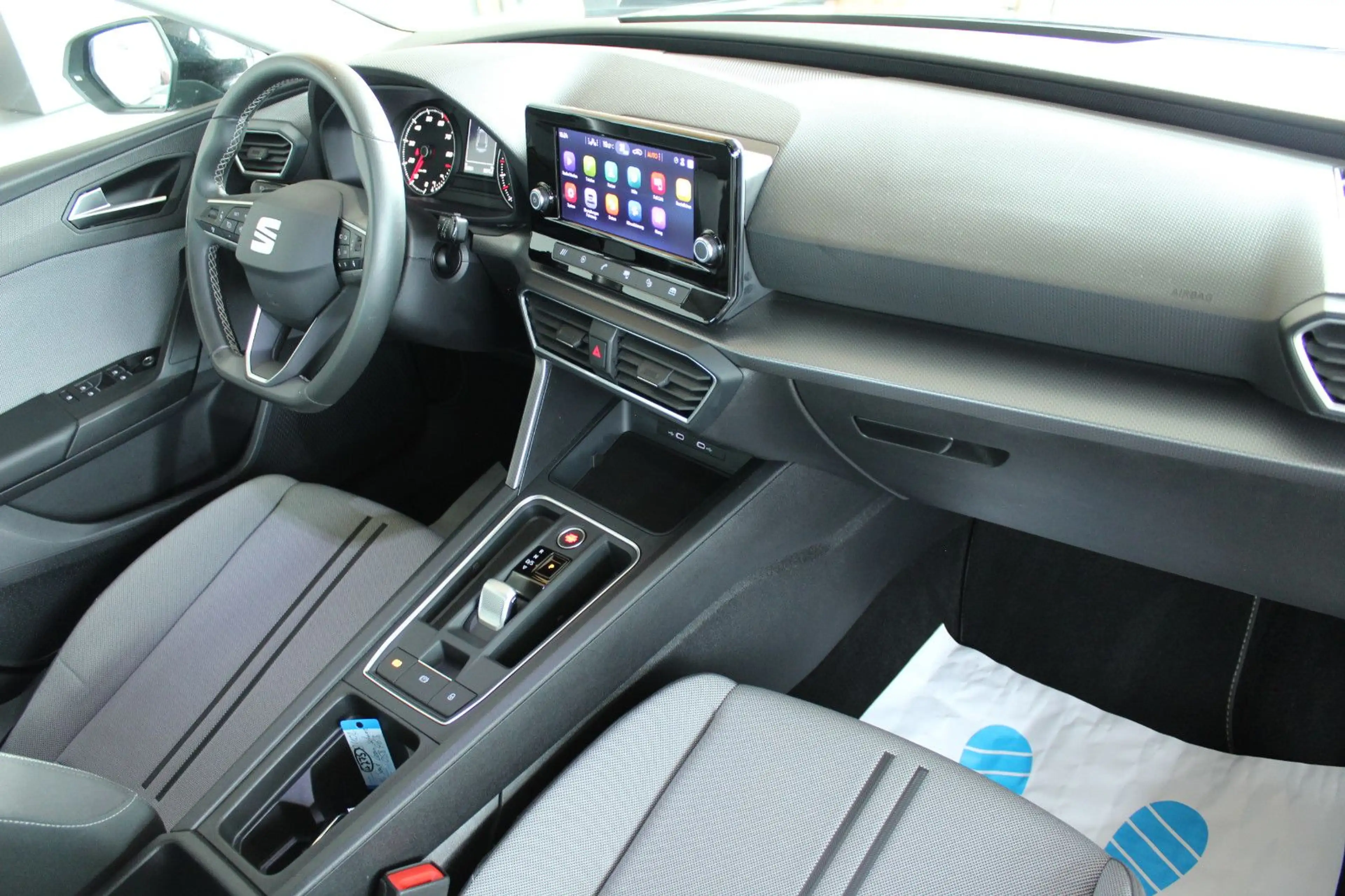 SEAT Leon 1.5 TSI DSG Style*NAVI*LED*1.HAND* — photo 11