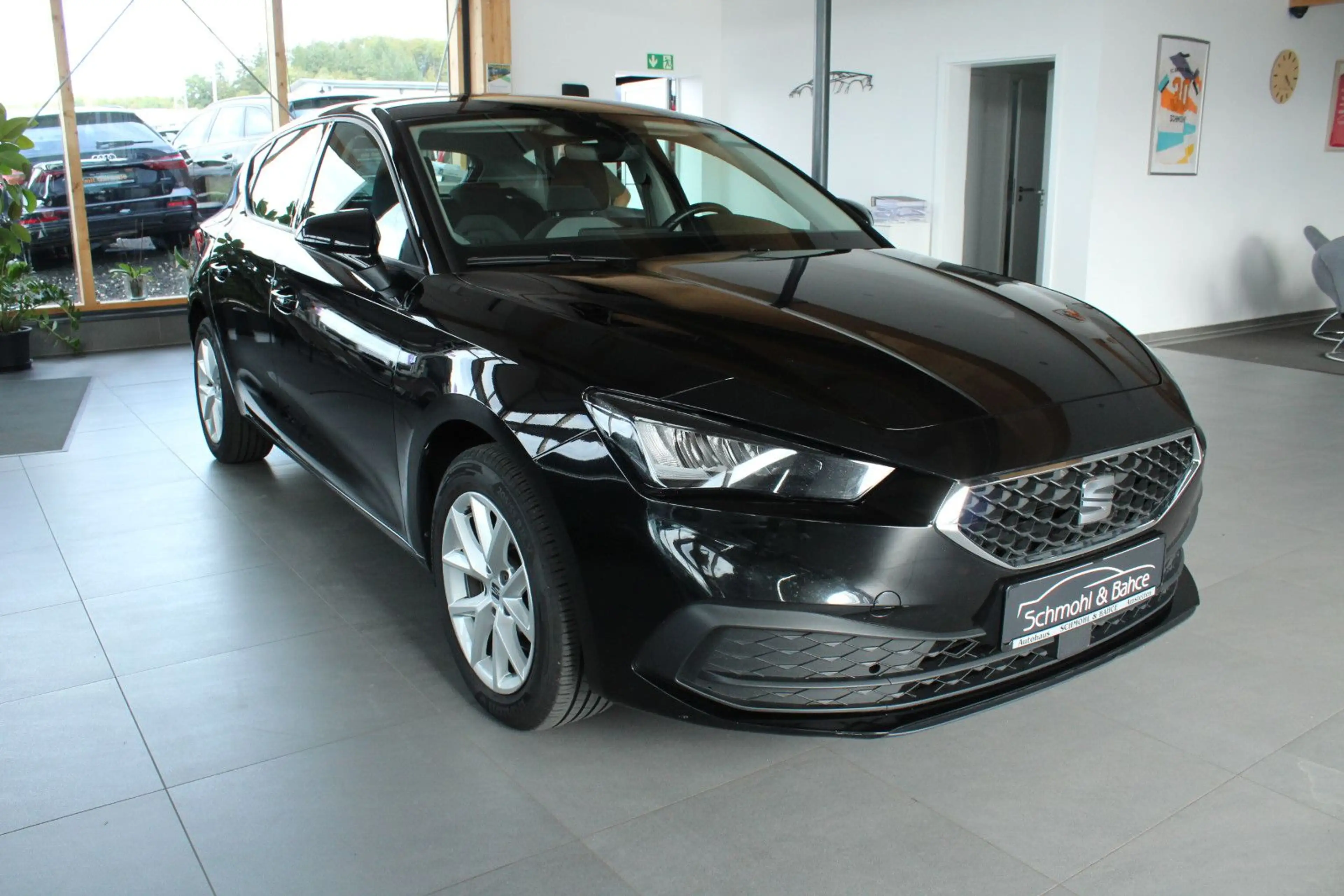 SEAT Leon 1.5 TSI DSG Style*NAVI*LED*1.HAND* — photo 3