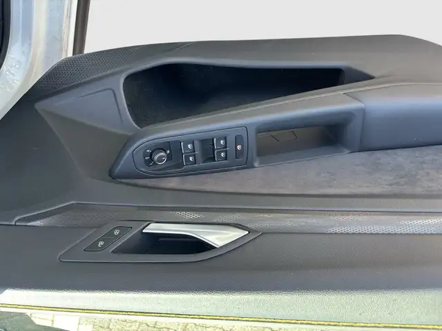 Volkswagen Golf view 20