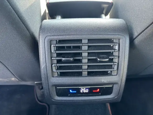 Volkswagen Golf view 19