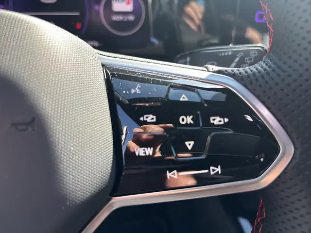 Volkswagen Golf view 13