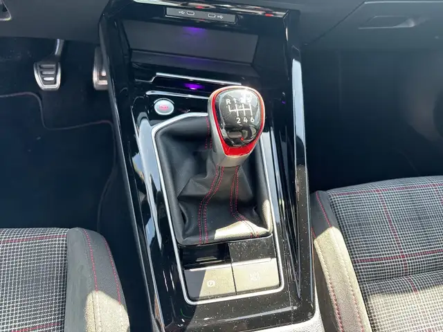 Volkswagen Golf view 16
