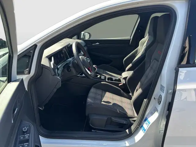 Volkswagen Golf view 10