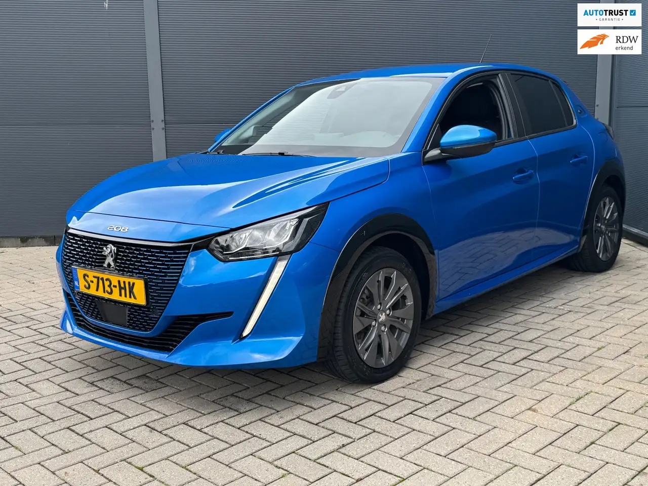 Peugeot e-208