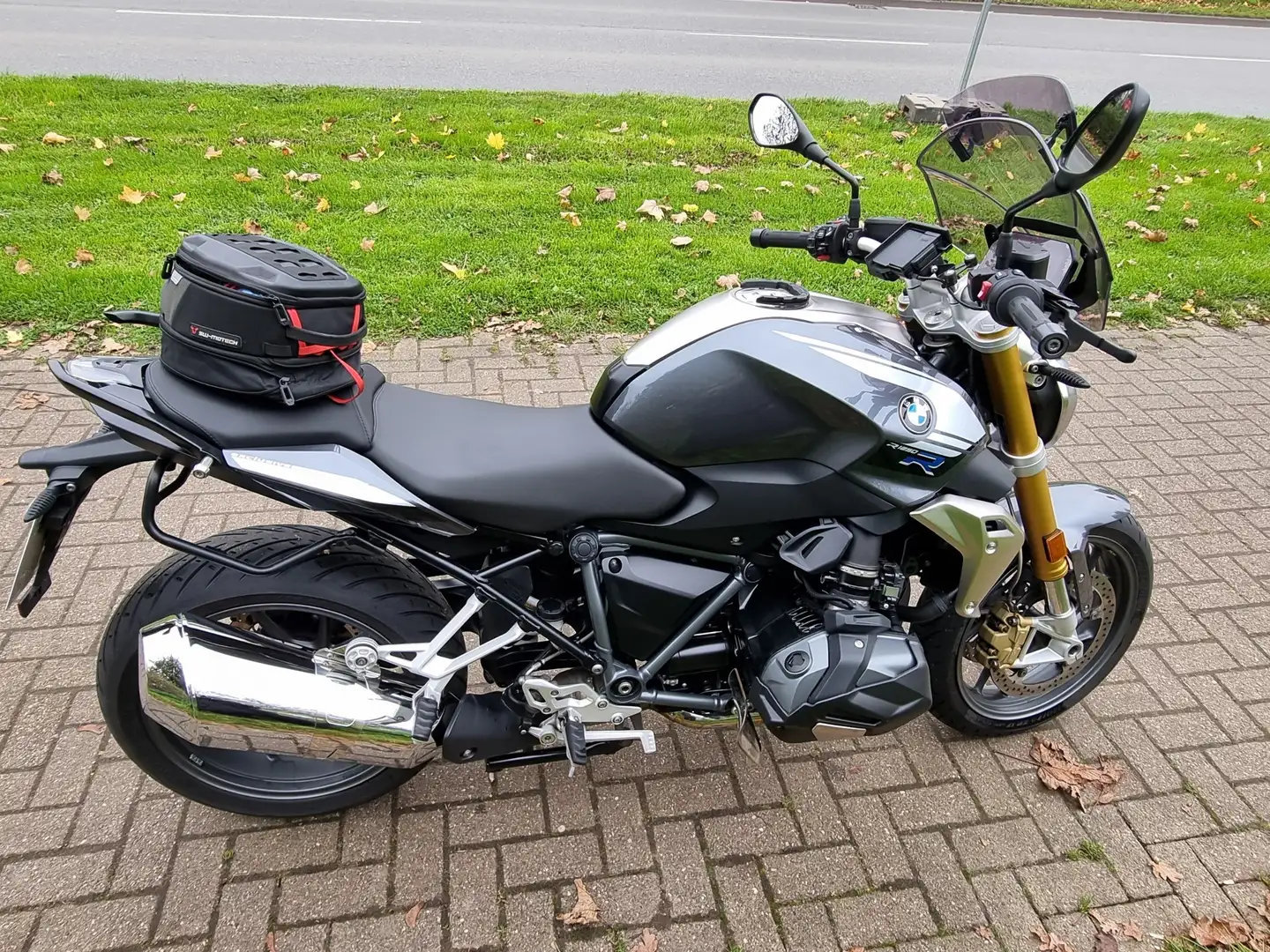 BMW R 1250 R Exclusive siva - 2