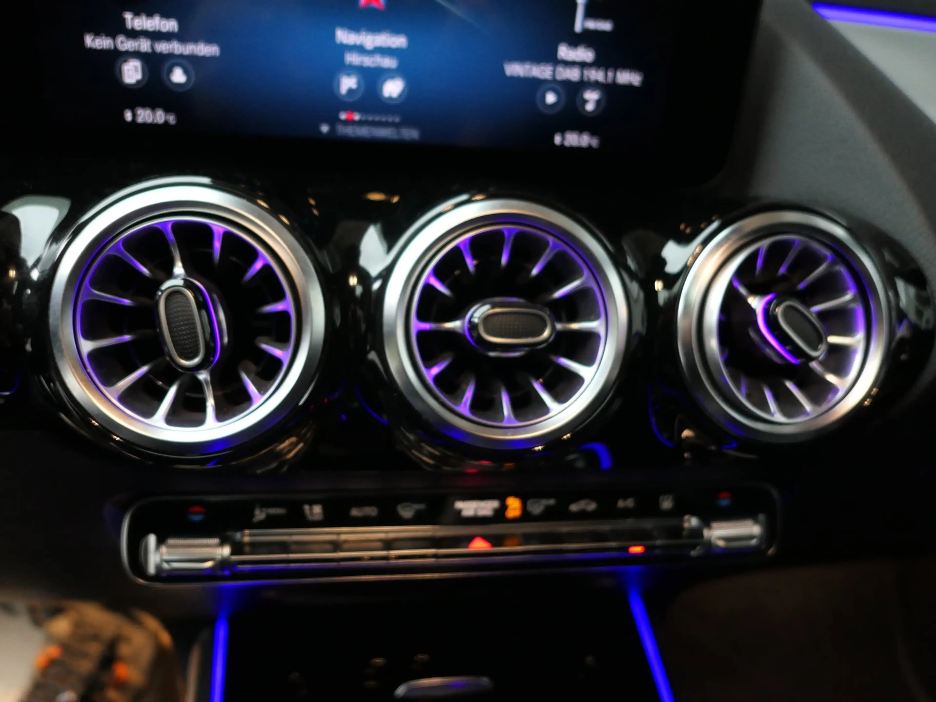 Mercedes-Benz EQA 300 300 4MATIC 66,5kWh Aut. — photo 13