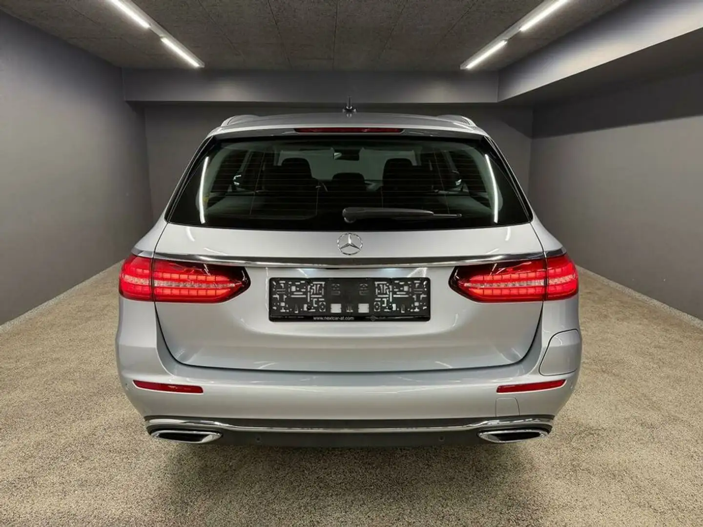 Mercedes-Benz E 300 E300de PHEV 4MATIC*AUT*LEDER*EL.SITZ*SHZ*LED*NAV Silber - 2