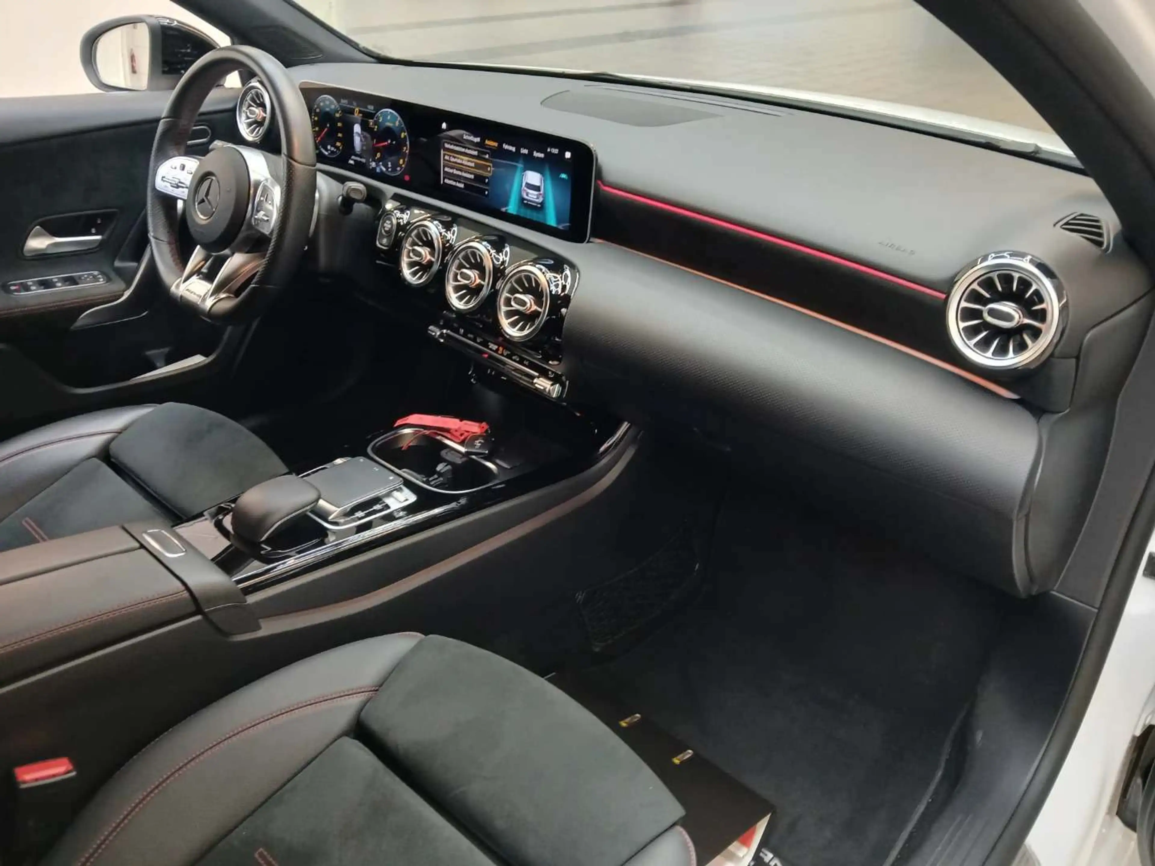 Mercedes-Benz A 220 A 220 7G (MBUX) AMG Line Rüc,kamera Navigation — photo 6