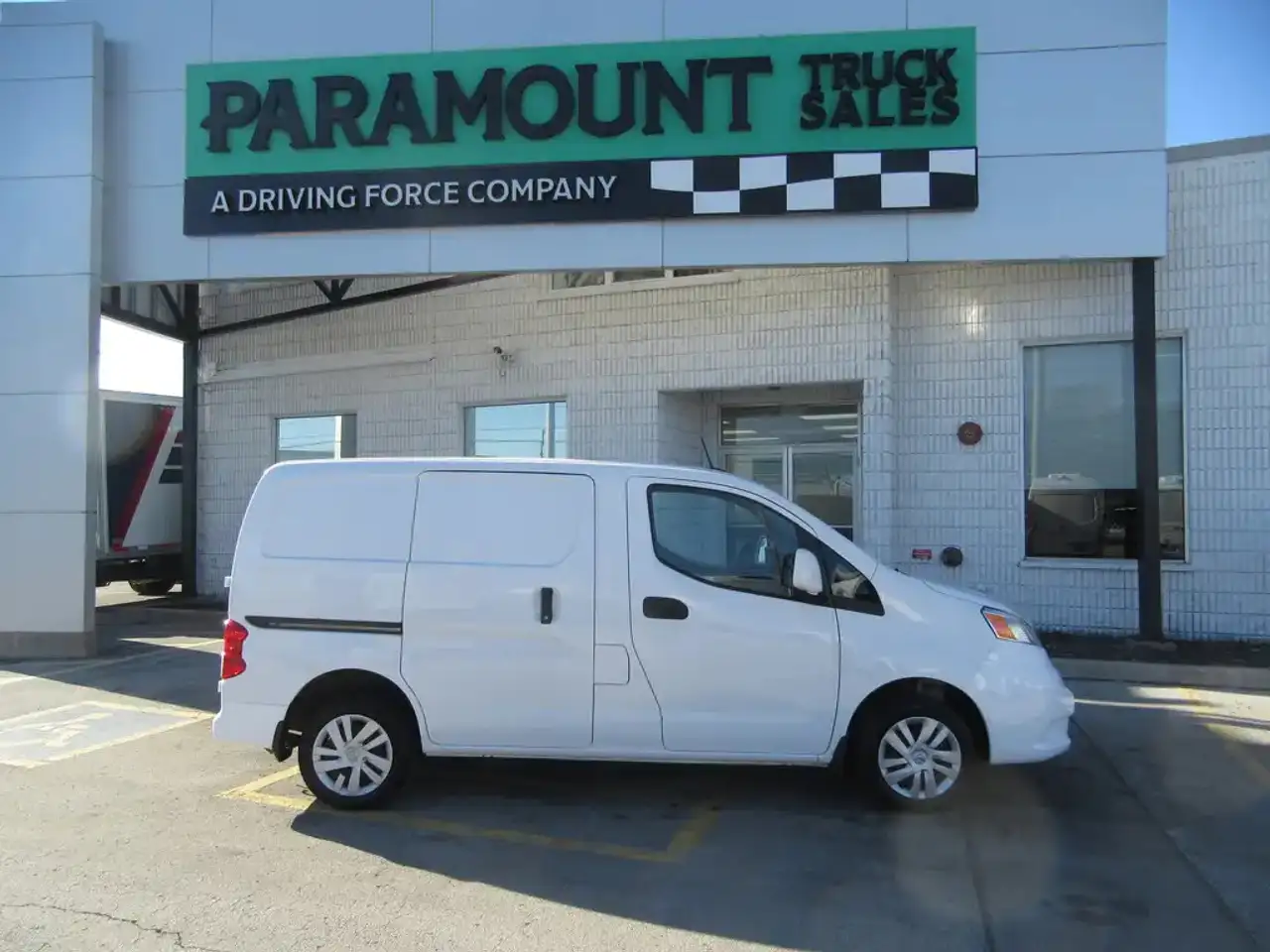 Nissan NV200 снимка Nissan NV200