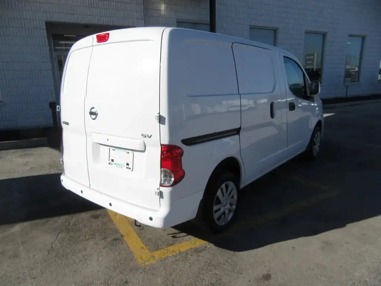 Nissan NV200 снимка Nissan NV200