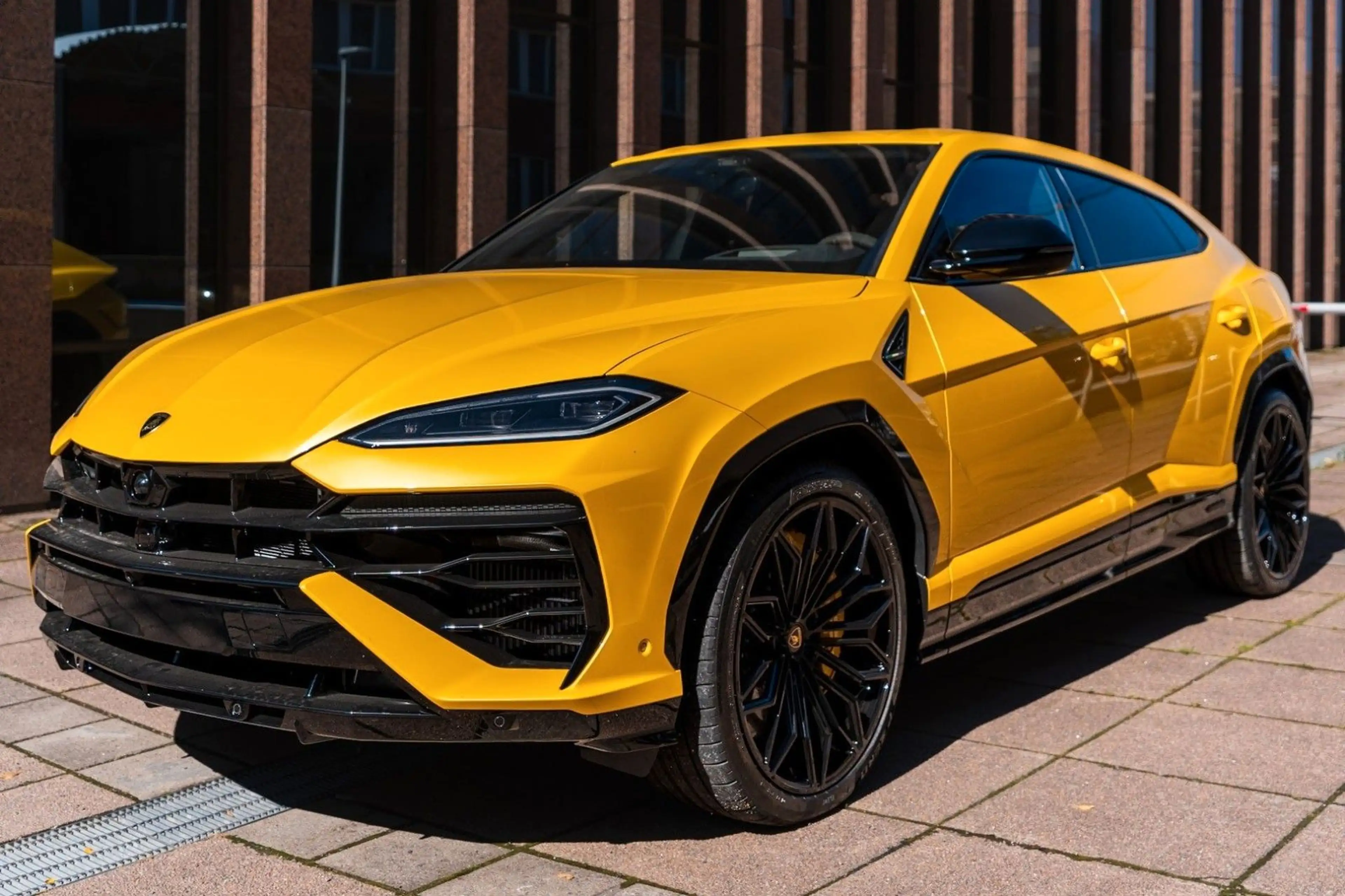 Lamborghini Urus SE — photo 2