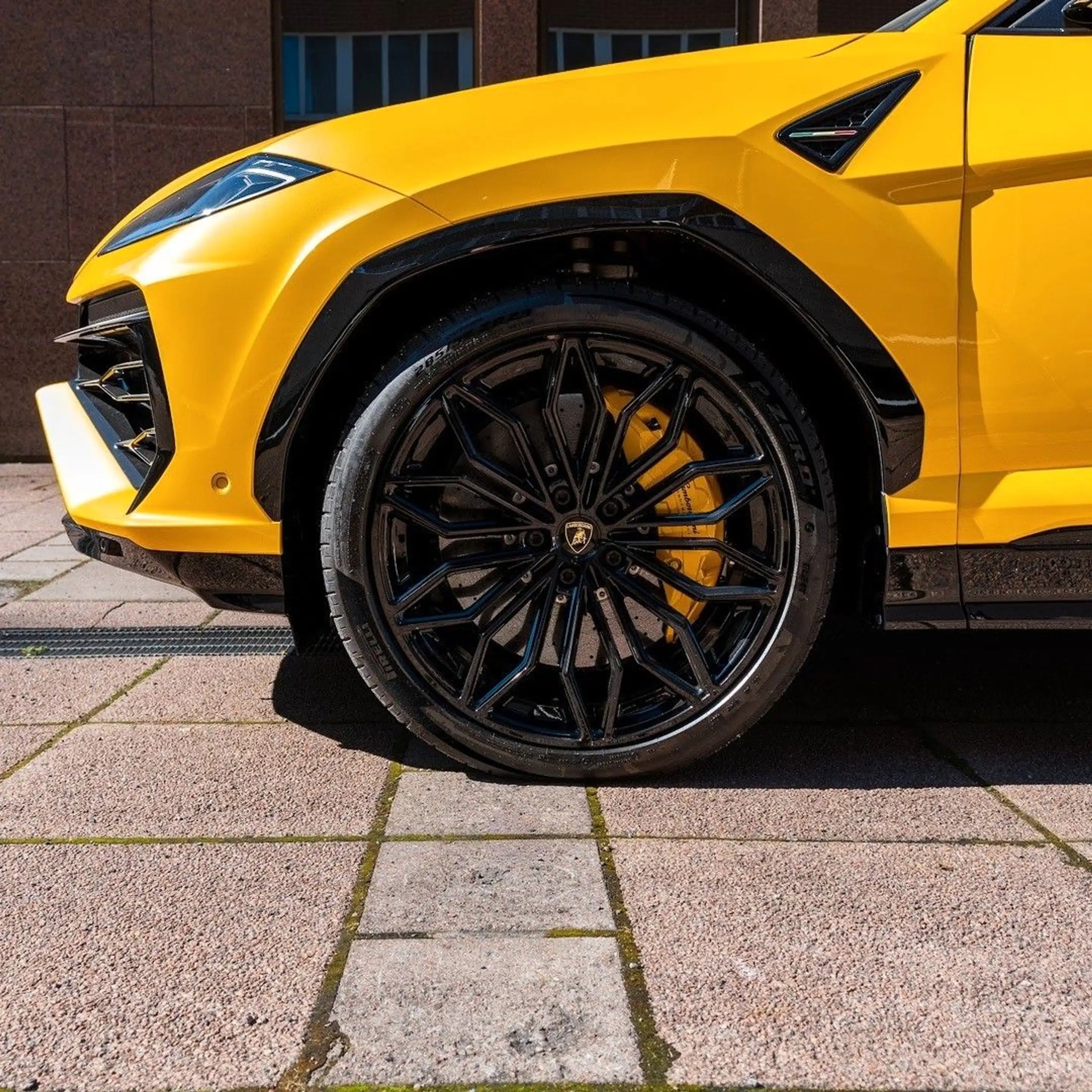 Lamborghini Urus SE — photo 10