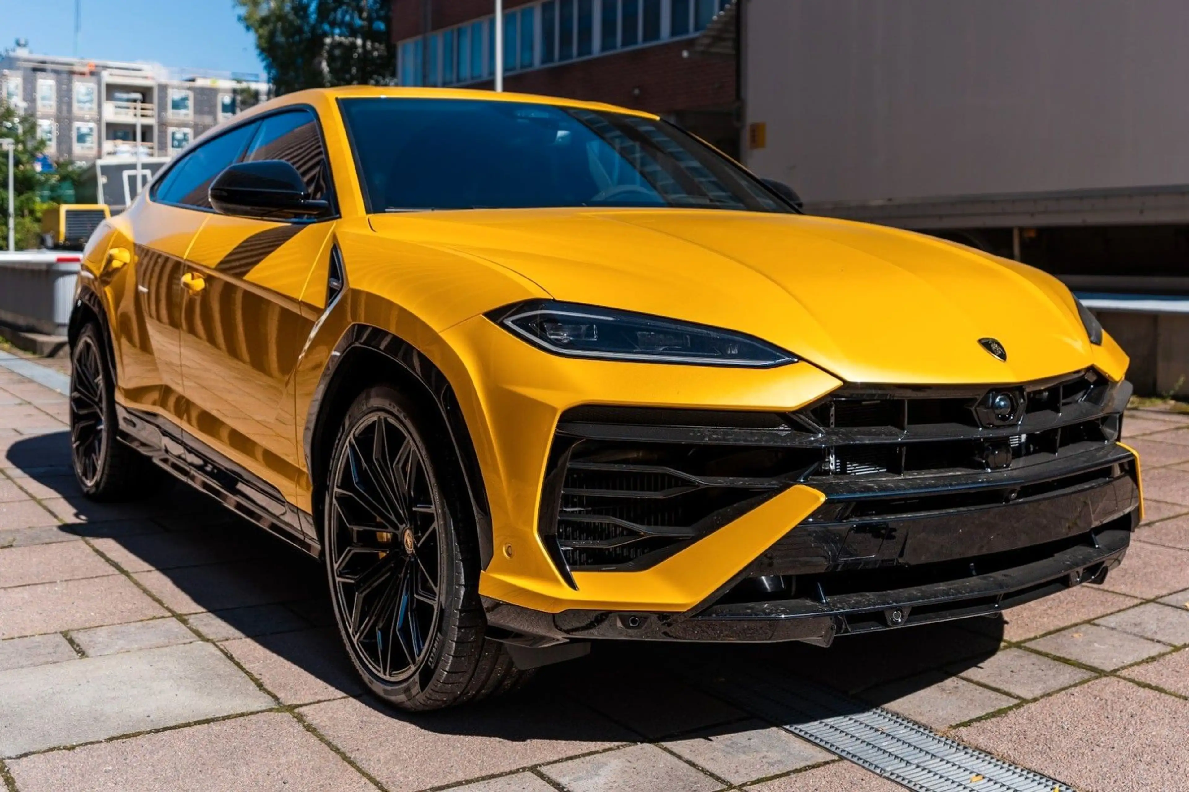 Lamborghini Urus SE — photo 8